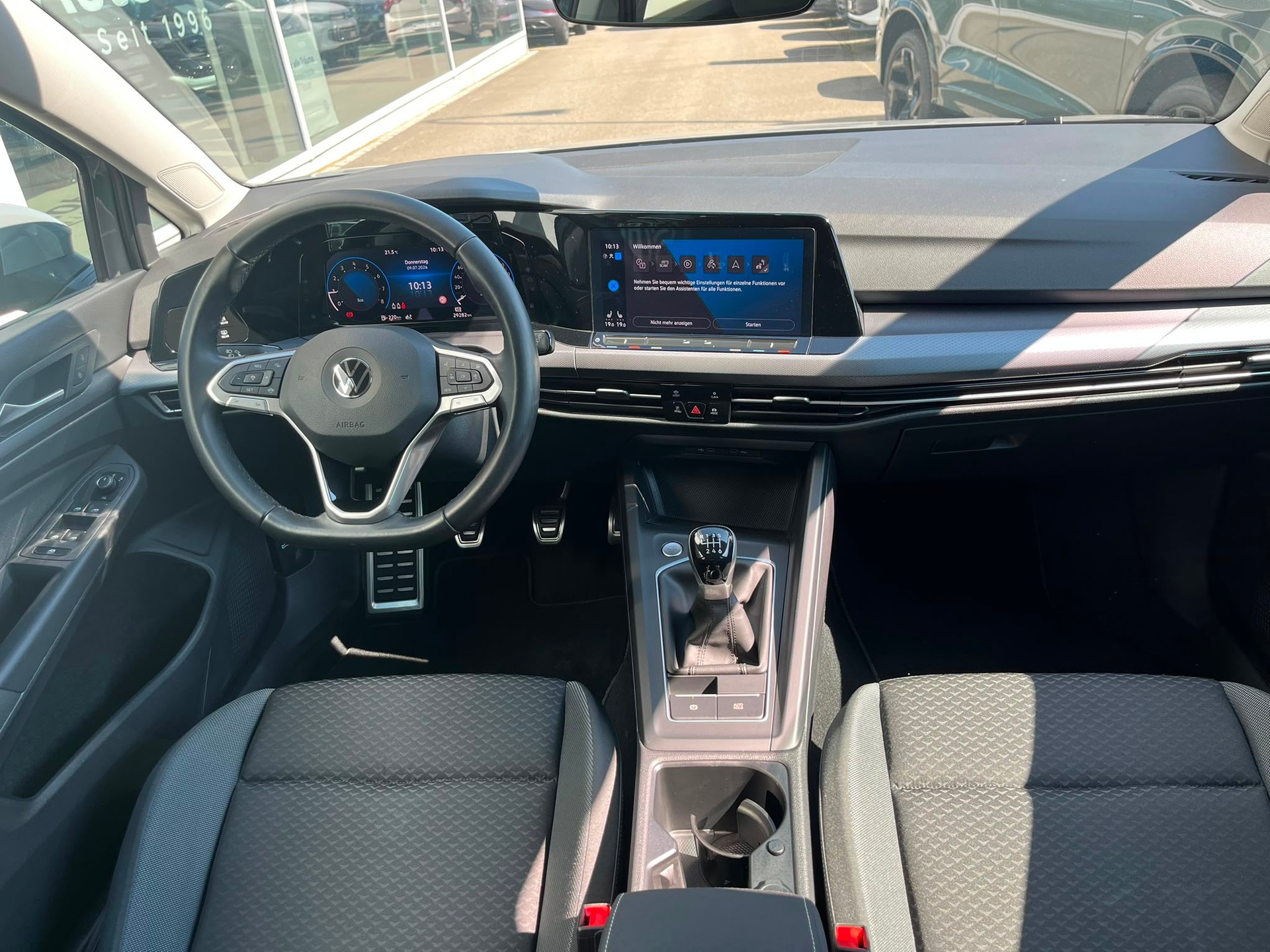 VW Golf 1.5 TSI ACT Life-image-5
