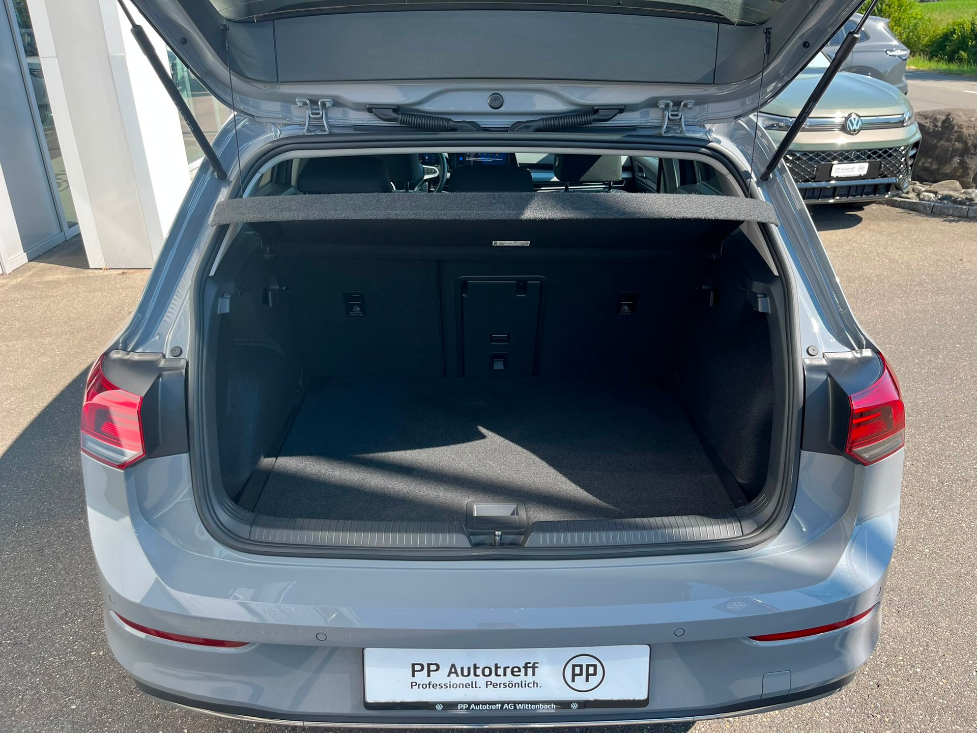 VW Golf 1.5 TSI ACT Life-image-4