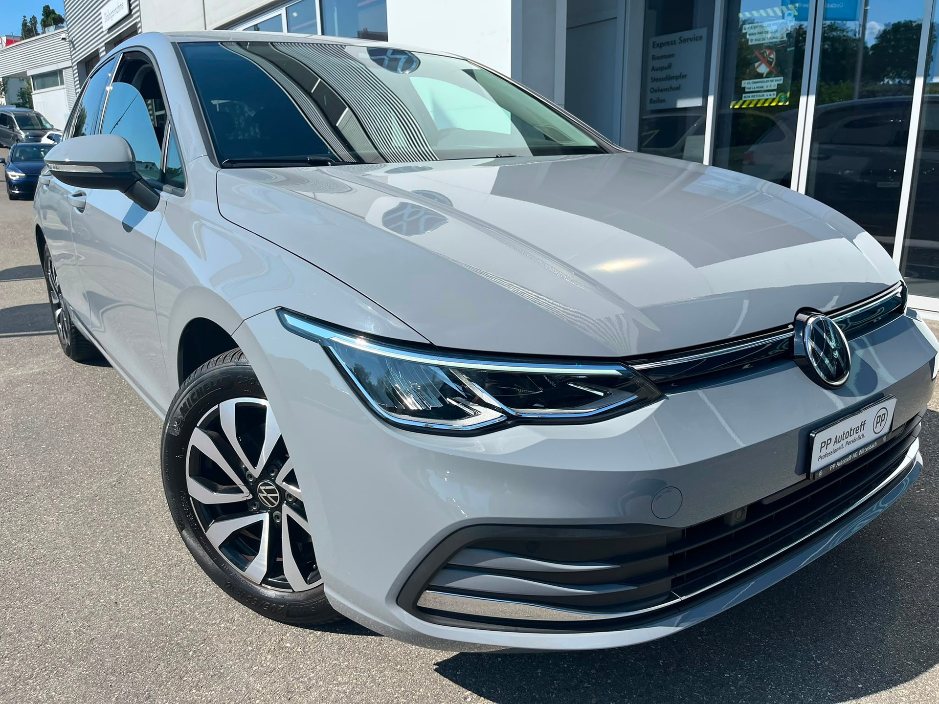 VW Golf 1.5 TSI ACT Life-image-1