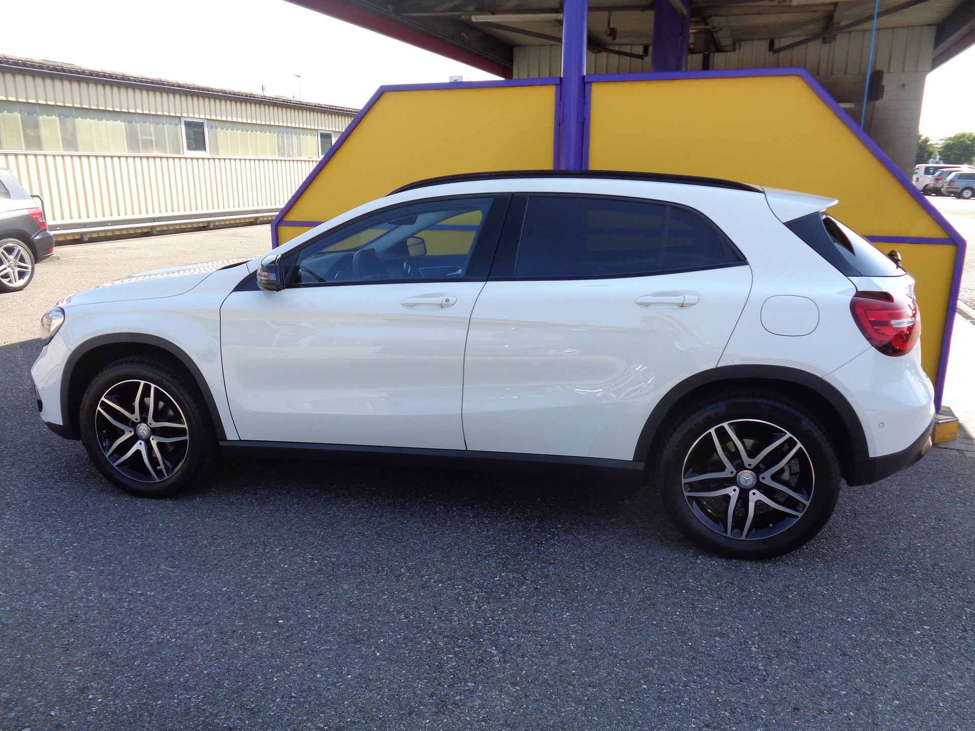 MERCEDES-BENZ GLA 200 Night Star 7G-DCT-image-4