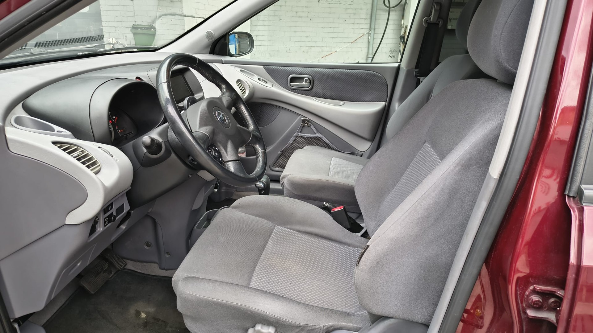 NISSAN Almera Tino 1.8-image-5