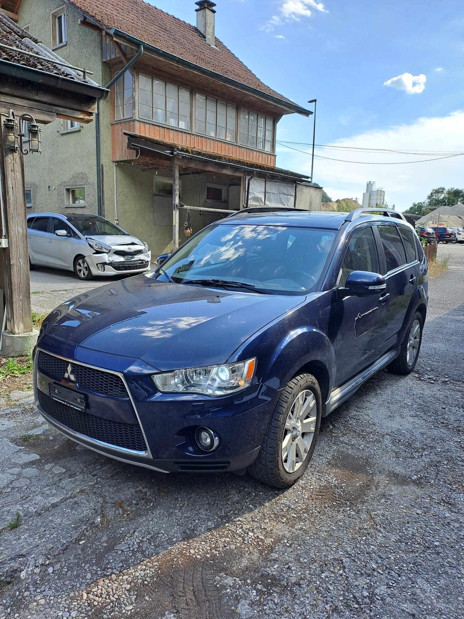 MITSUBISHI Outlander 2.2 DID Navigator 4WD TC-SST-image-2