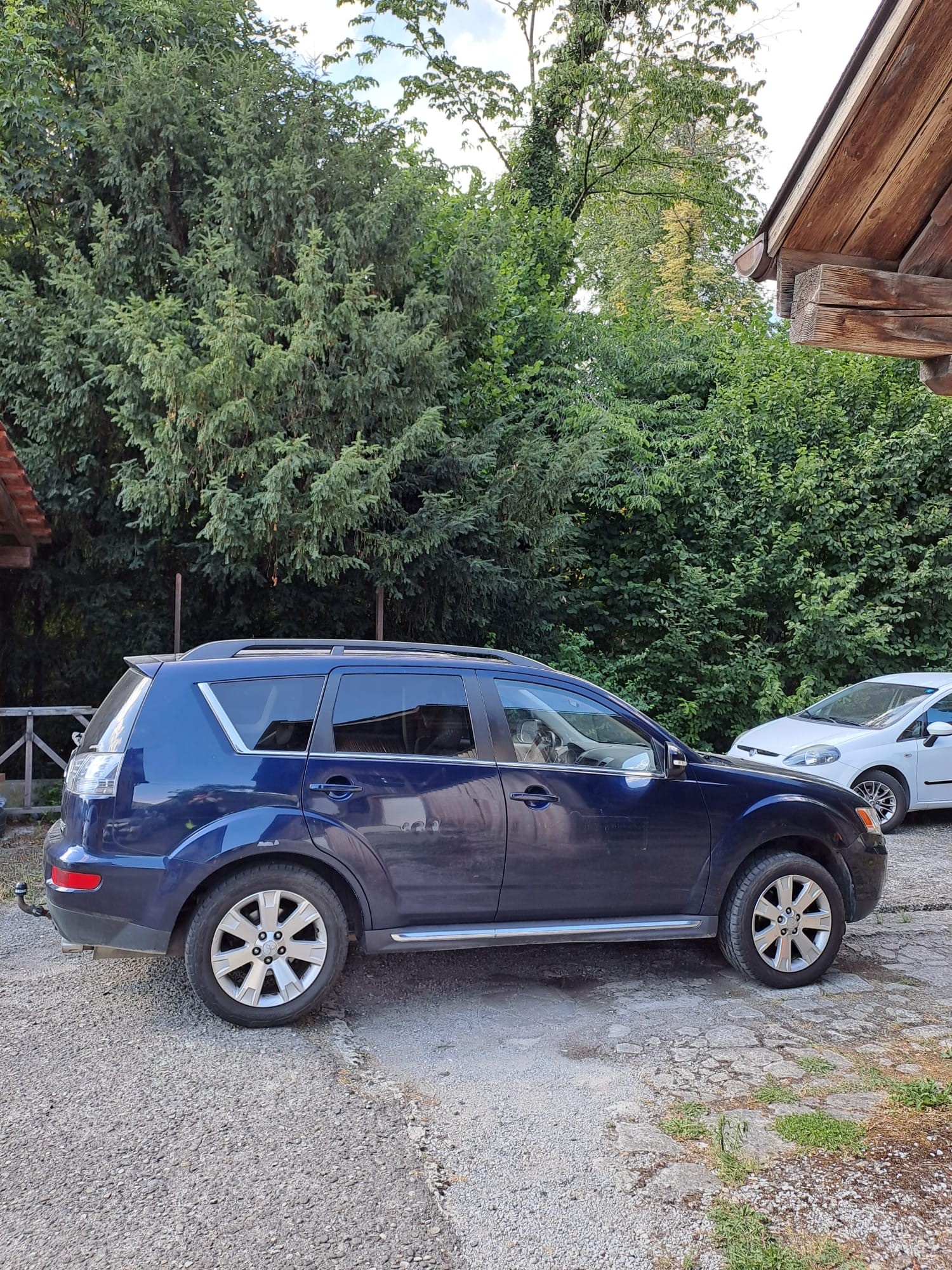 MITSUBISHI Outlander 2.2 DID Navigator 4WD TC-SST-image-3