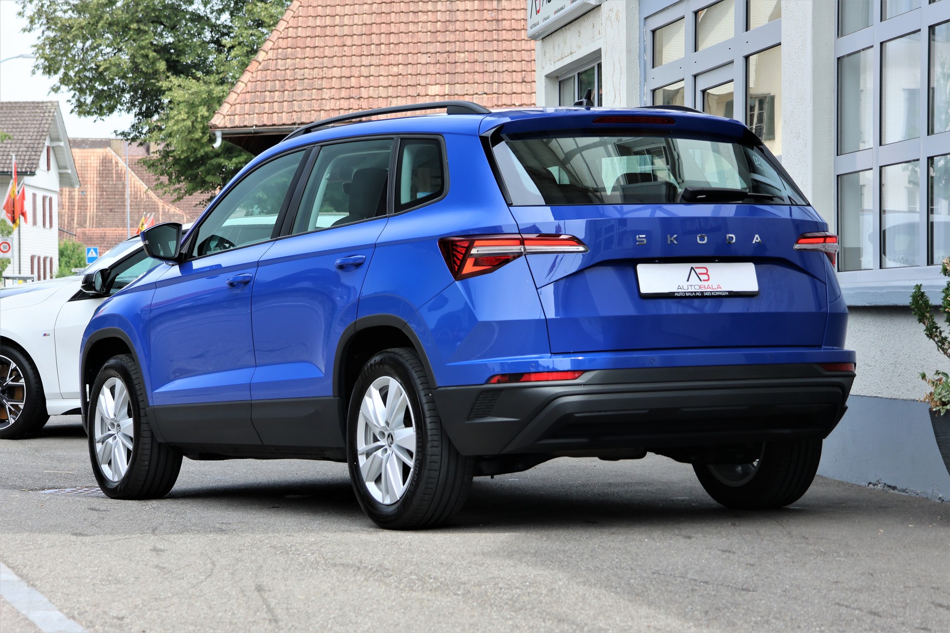 SKODA Karoq 2.0 TDI CR Selection 4x4 DSG (CH)-image-2