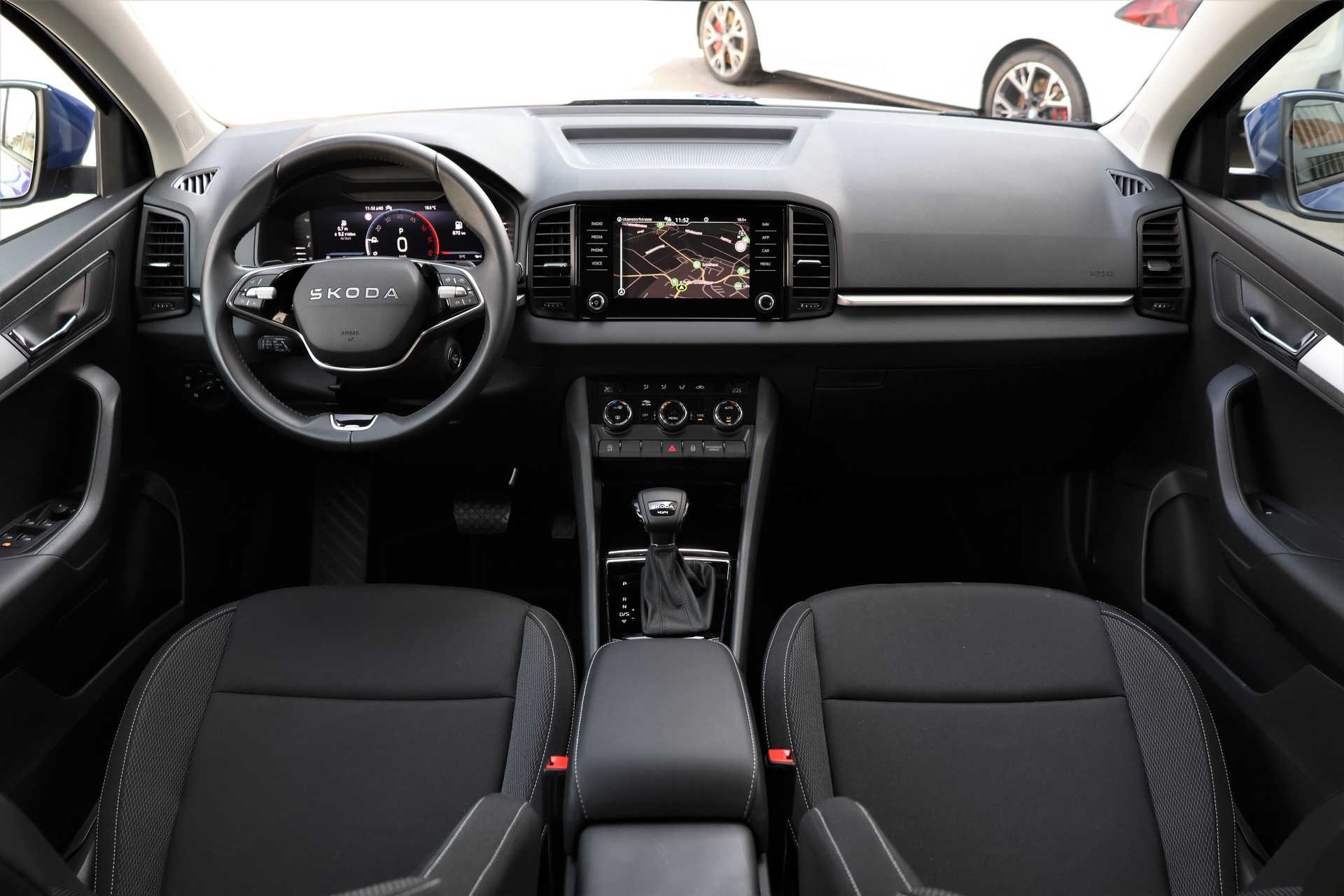 SKODA Karoq 2.0 TDI CR Selection 4x4 DSG (CH)-image-14