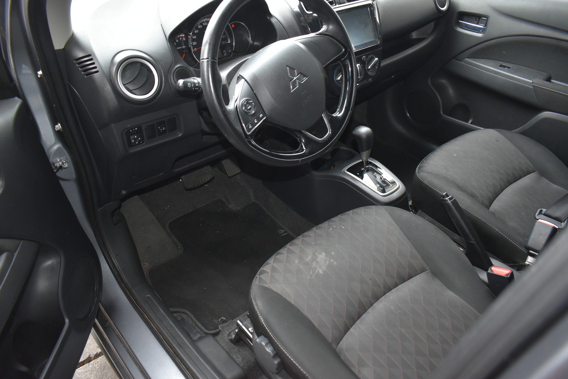 MITSUBISHI Space Star 1.2 CVT Inform-image-1