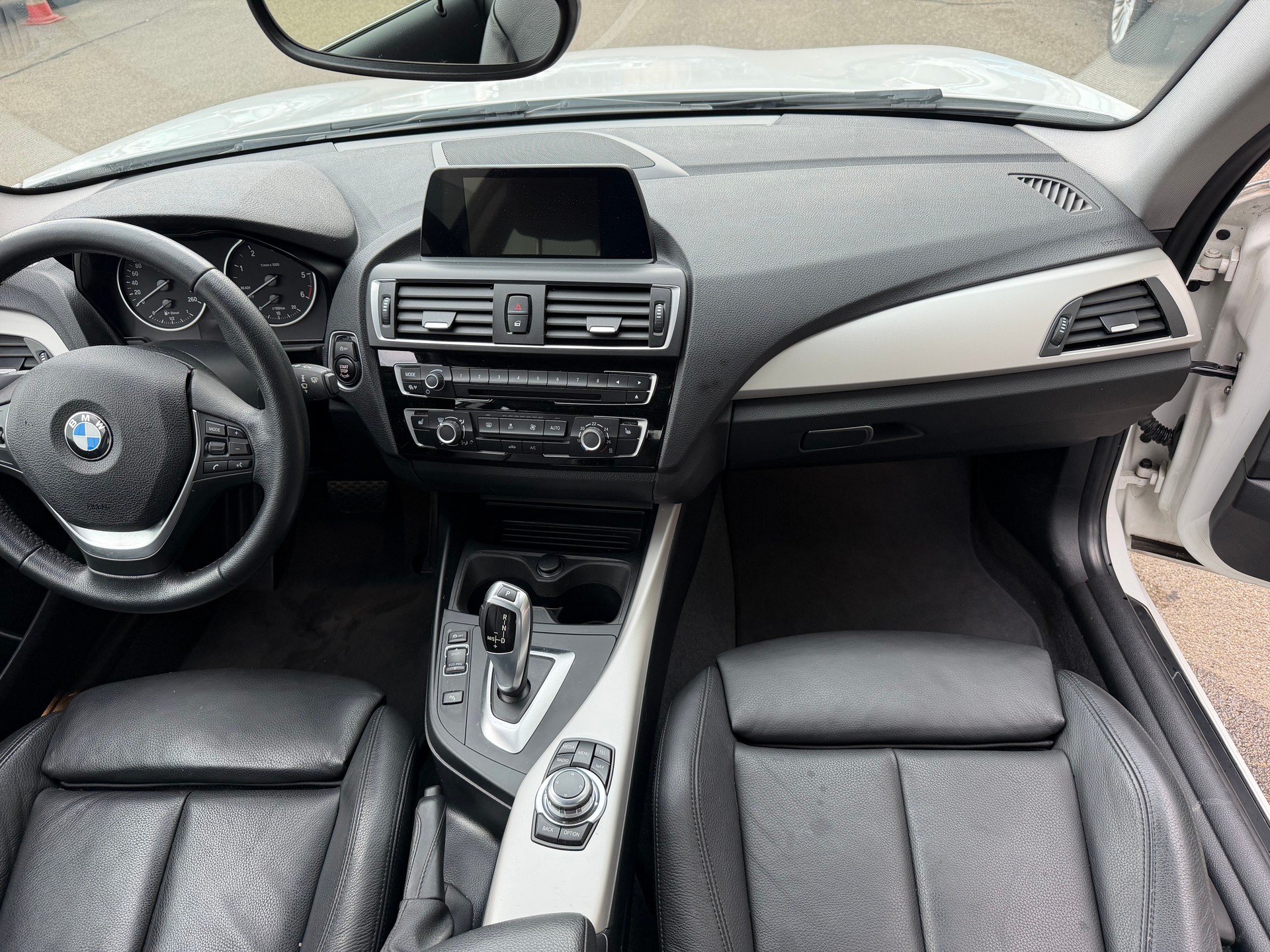 BMW 120d Sport Line Steptronic-image-7
