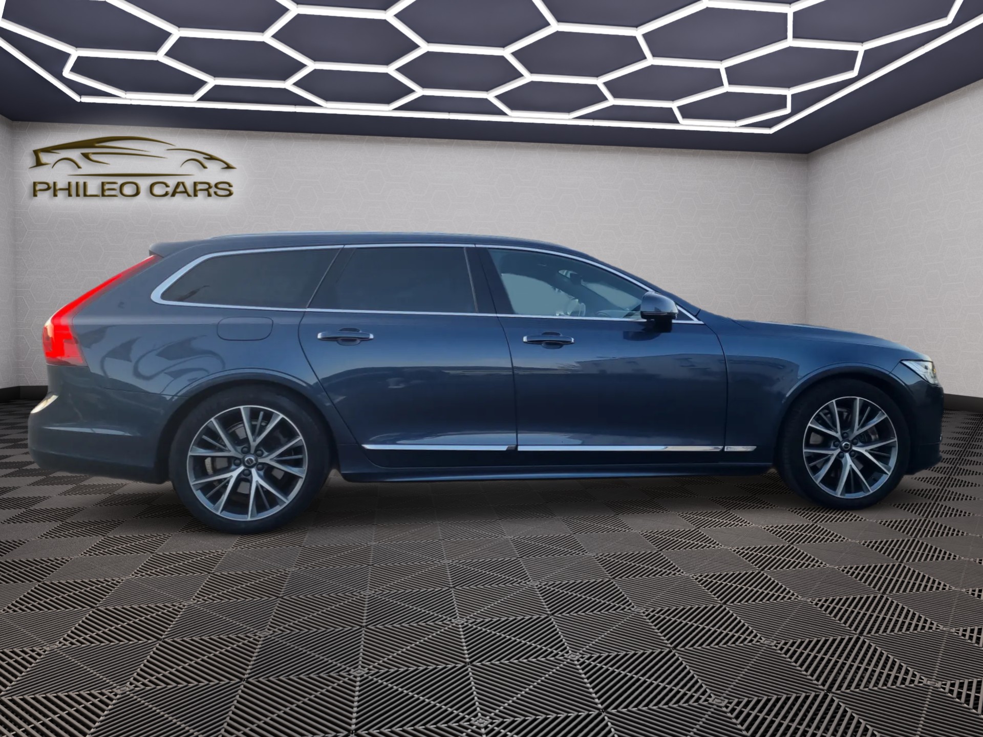 VOLVO V90 T8 eAWD Twin Engine Inscription Geartronic-image-3