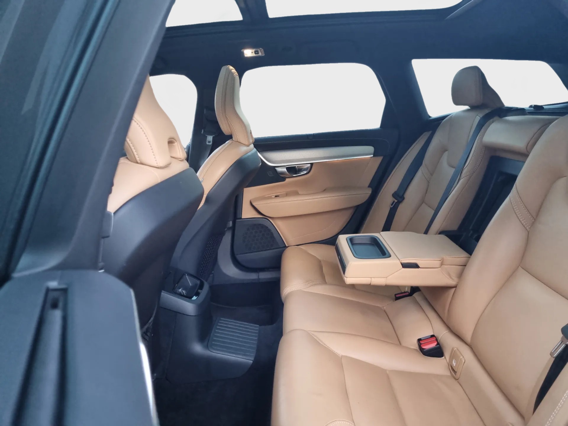 VOLVO V90 T8 eAWD Twin Engine Inscription Geartronic-image-12