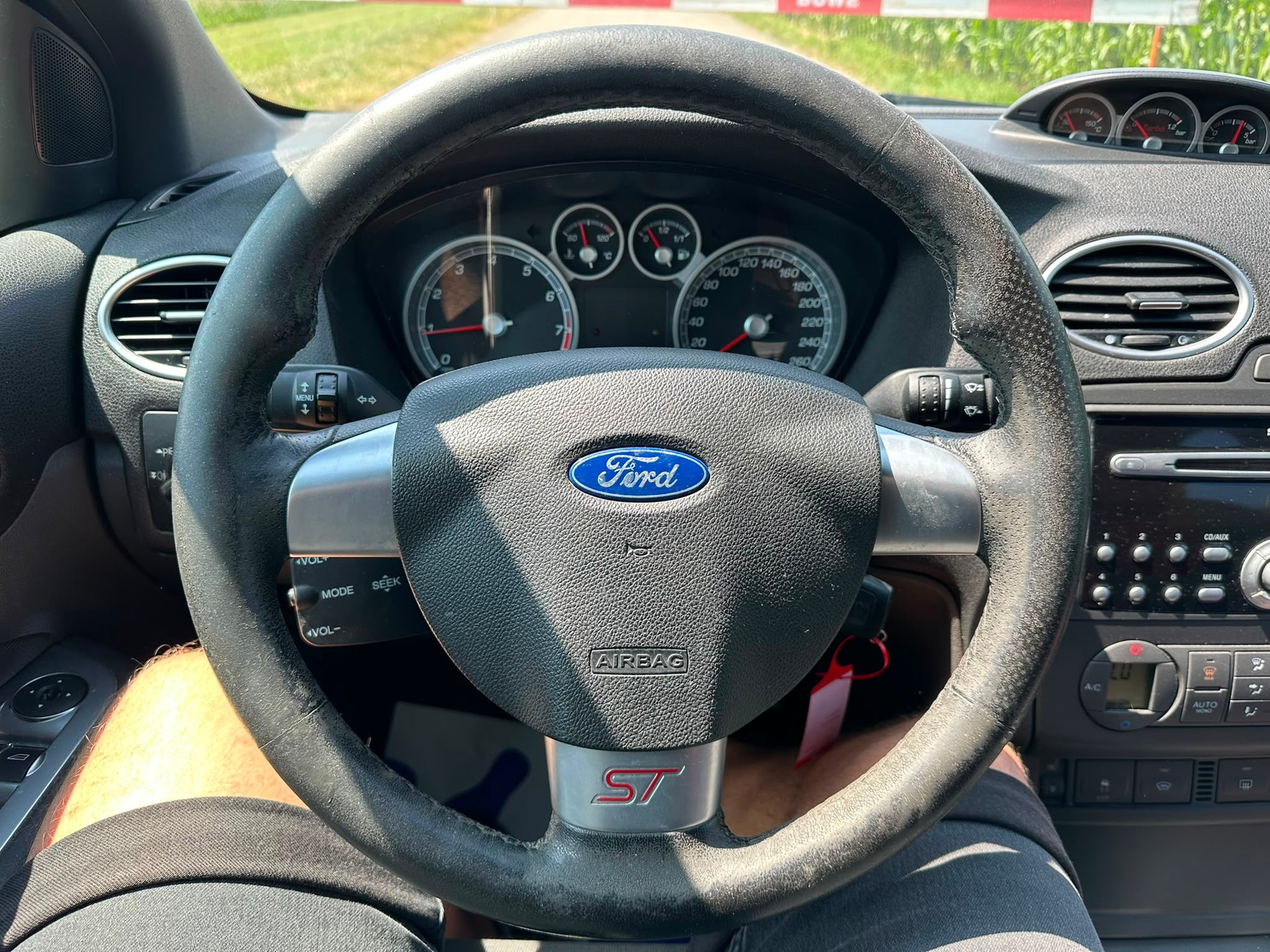 FORD Focus 2.5 Turbo ST-image-13