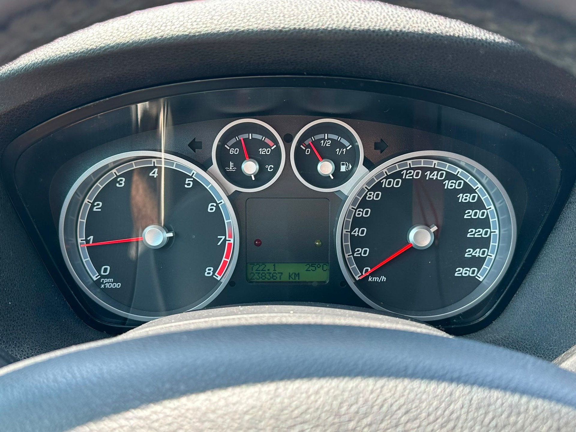 FORD Focus 2.5 Turbo ST-image-14