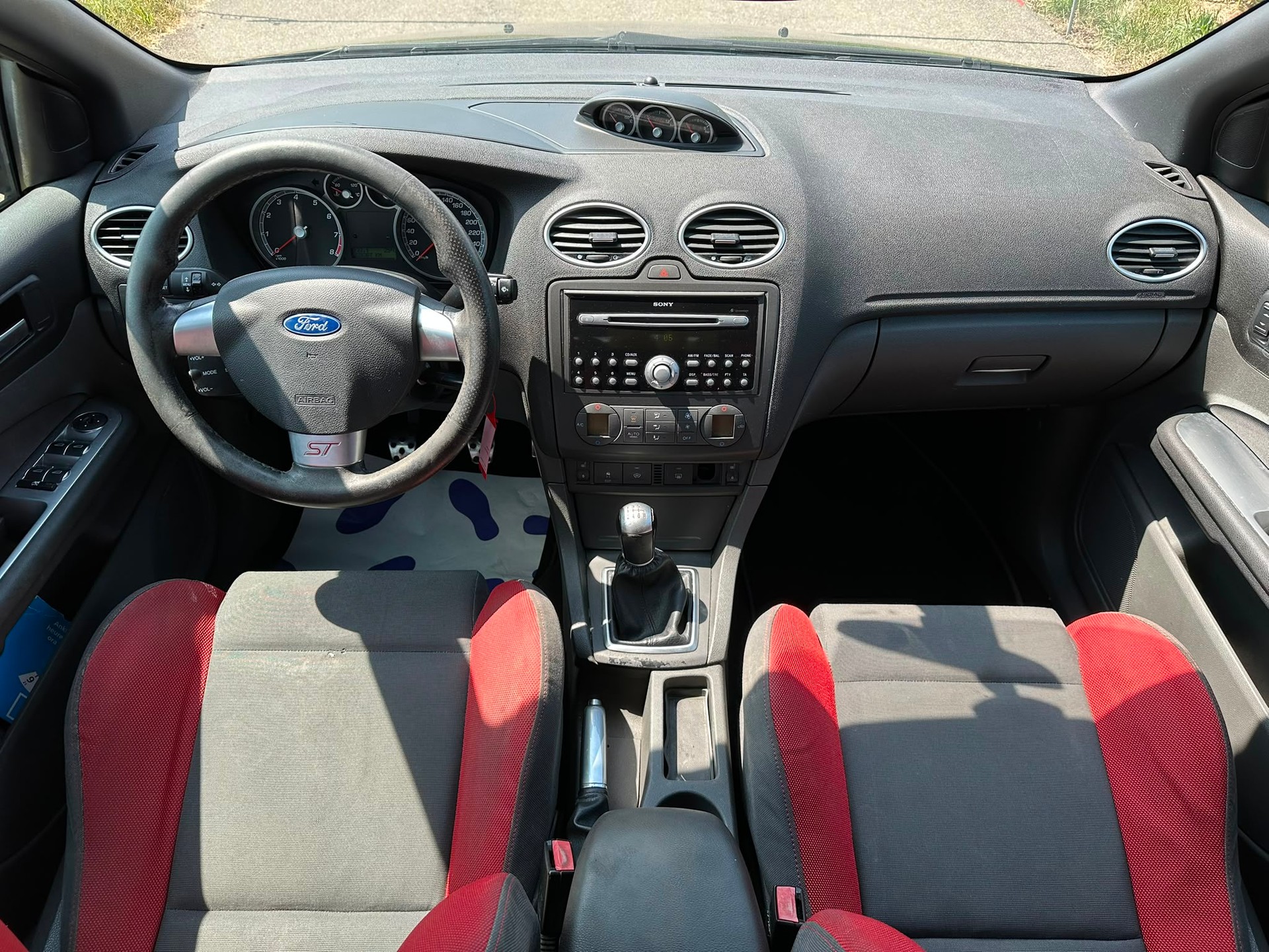 FORD Focus 2.5 Turbo ST-image-9