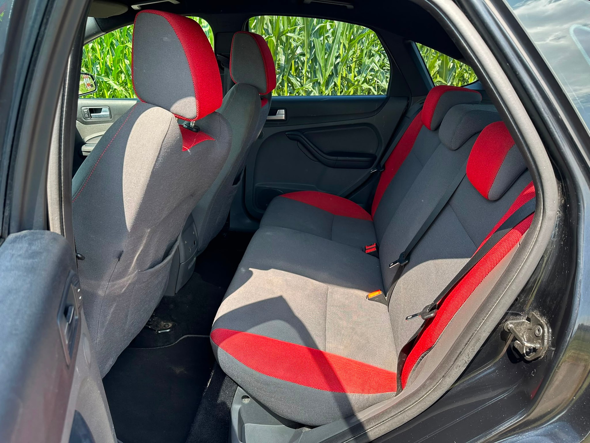 FORD Focus 2.5 Turbo ST-image-11