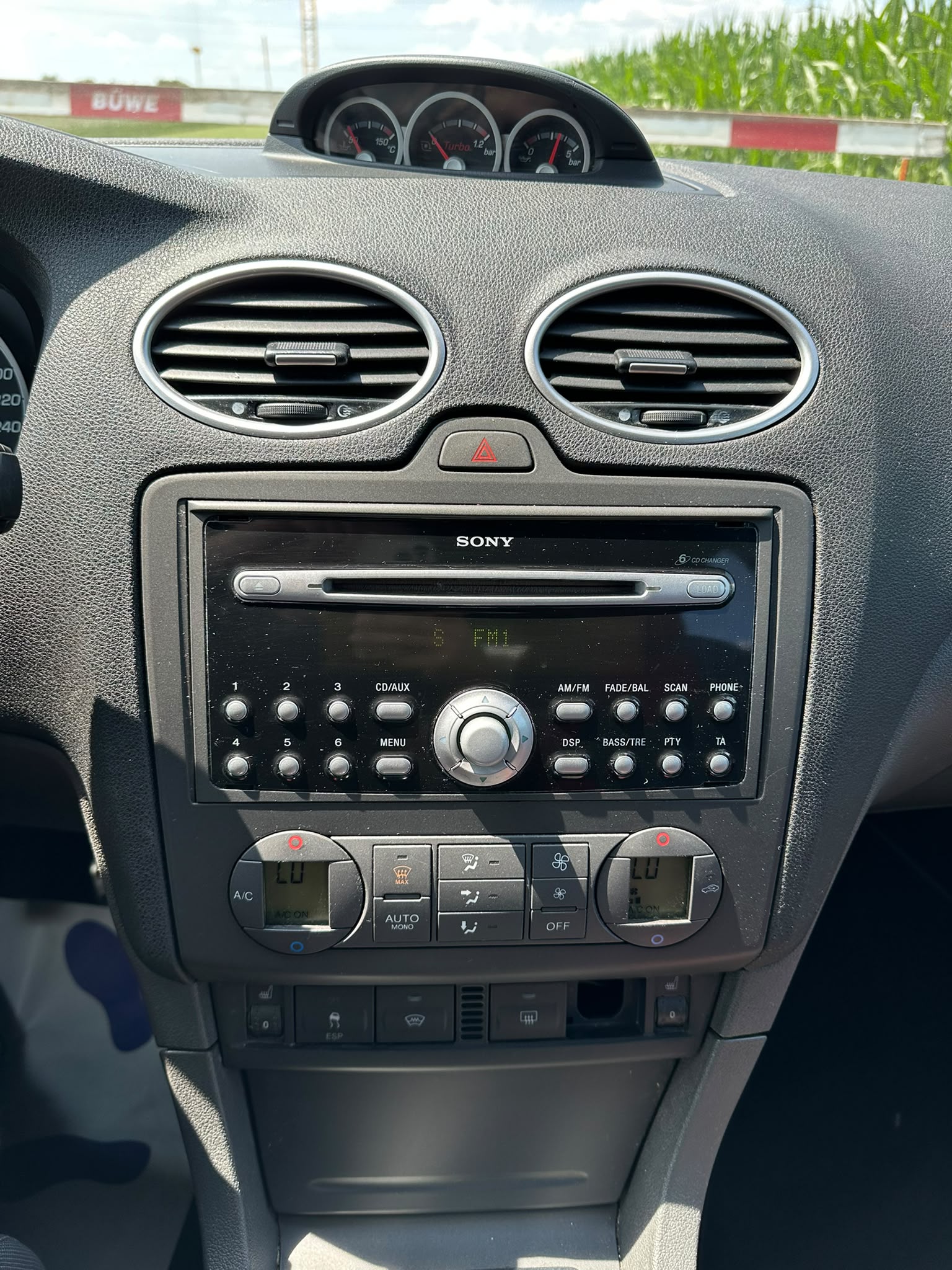 FORD Focus 2.5 Turbo ST-image-16