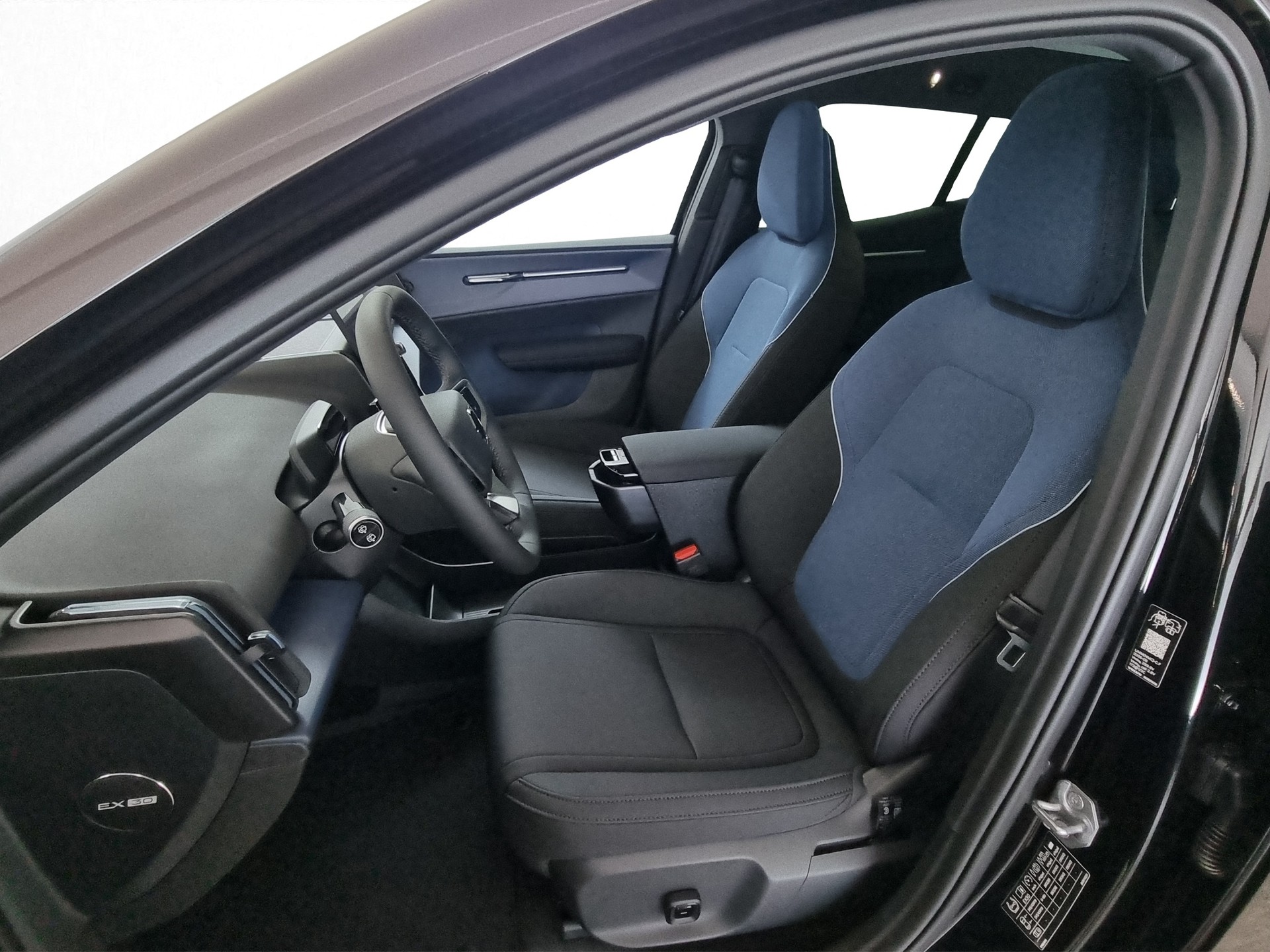 VOLVO EX 30 Twin Ultra AWD 69kWh-image-5