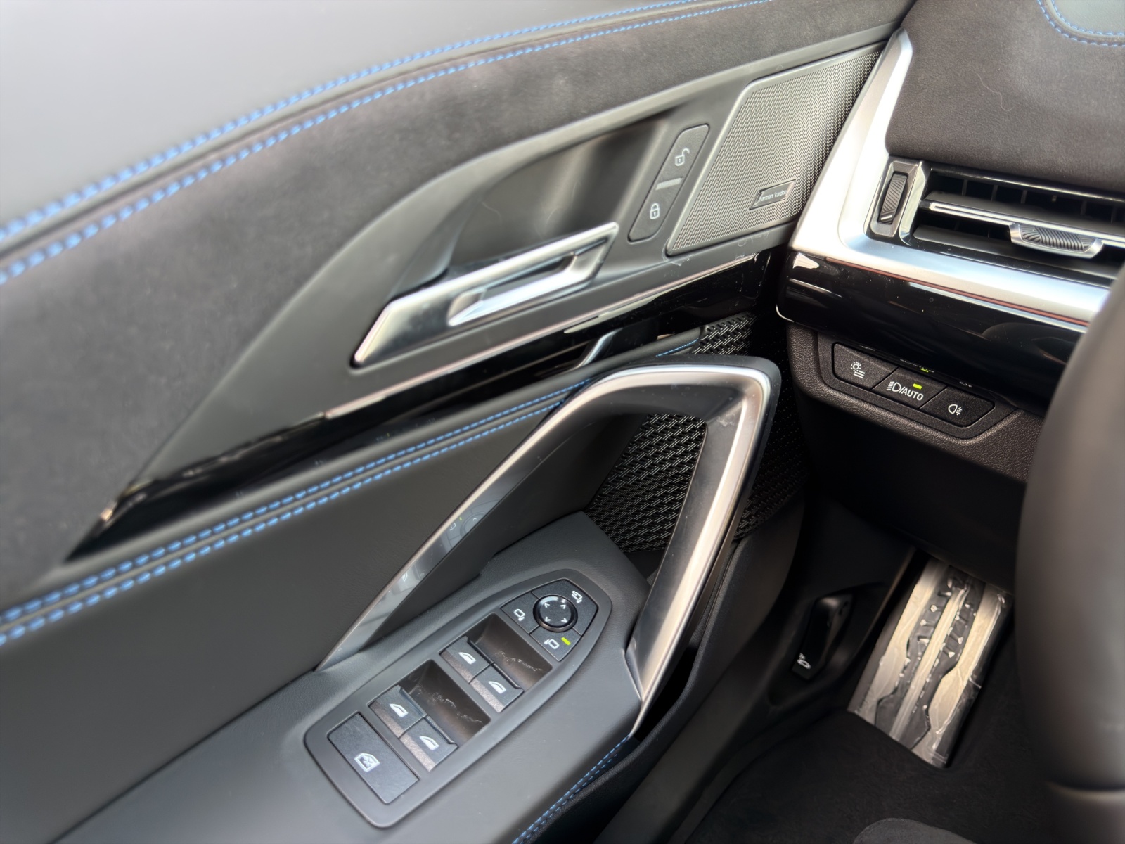 BMW X1 xDrive M35i-image-15