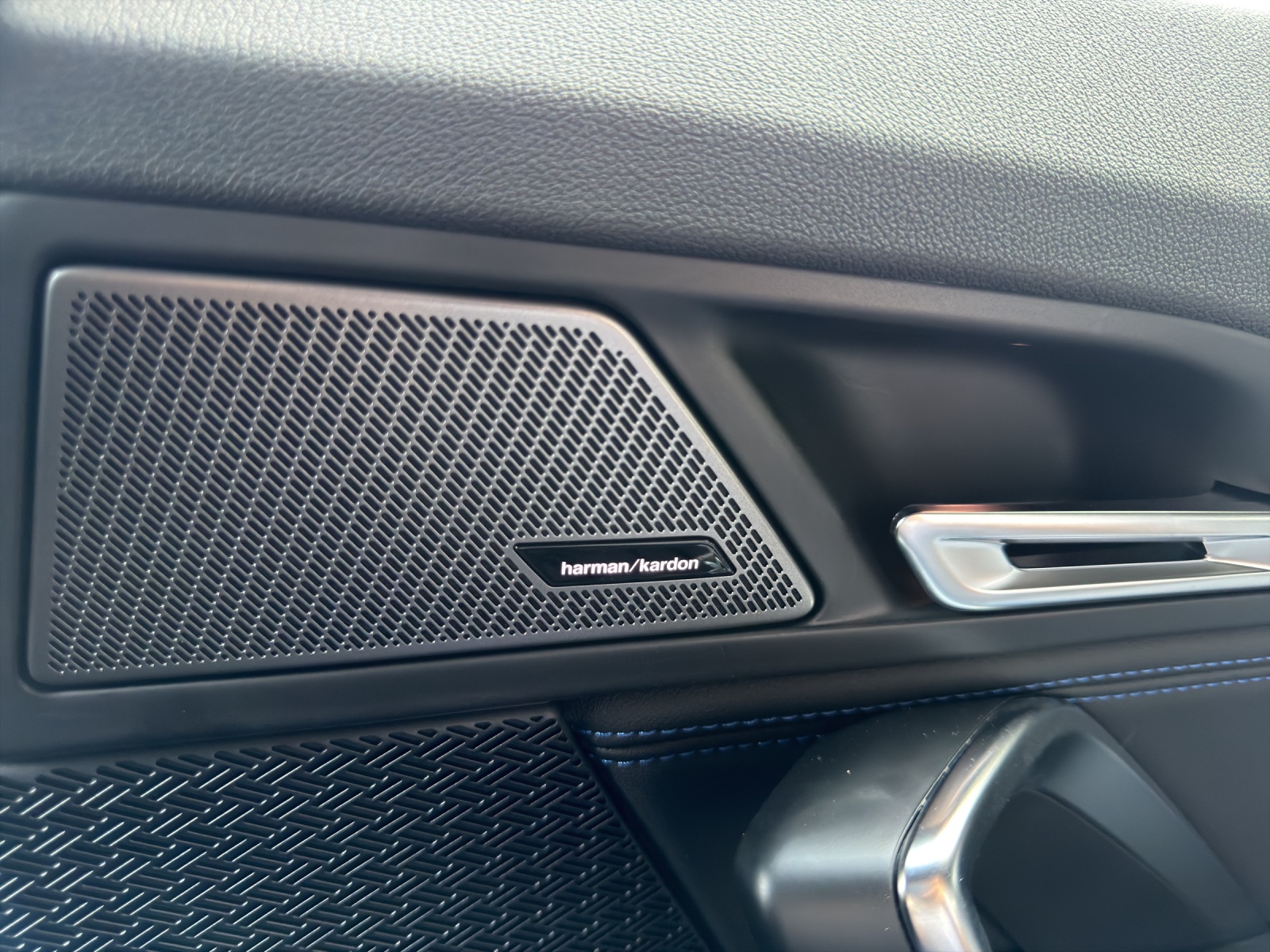 BMW X1 xDrive M35i-image-14