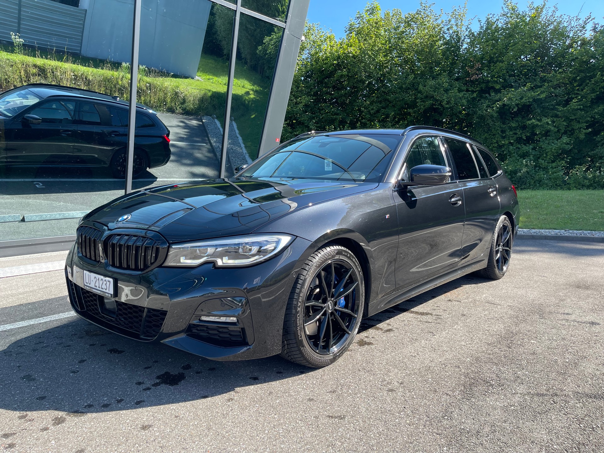 BMW 330d xDrive-image-0