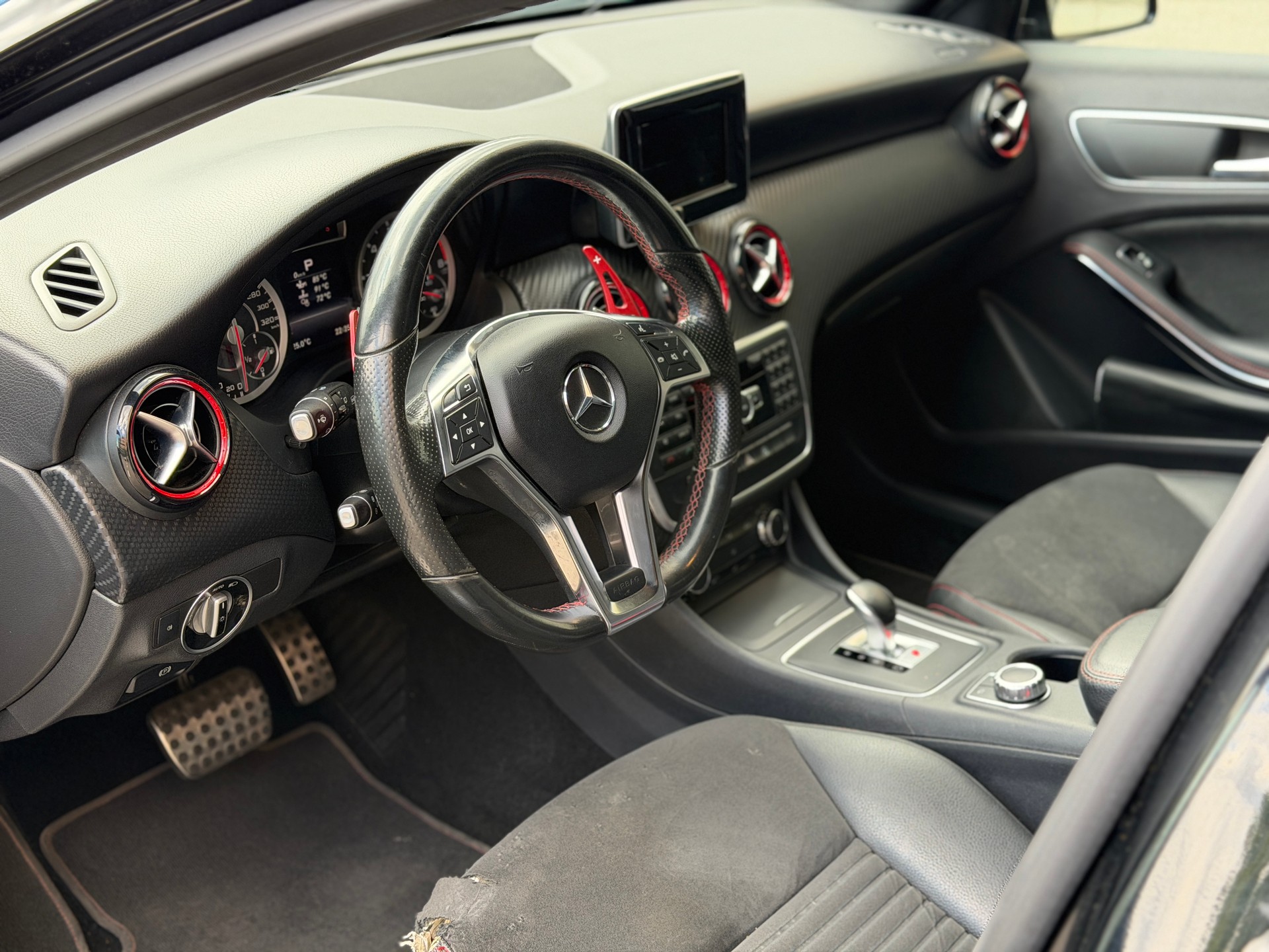 MERCEDES-BENZ A 45 AMG 4Matic Speedshift 7G-DCT-image-12