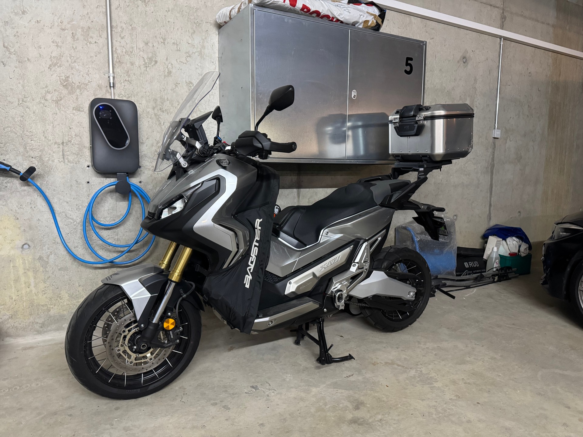 HONDA X-ADV 750 ABS