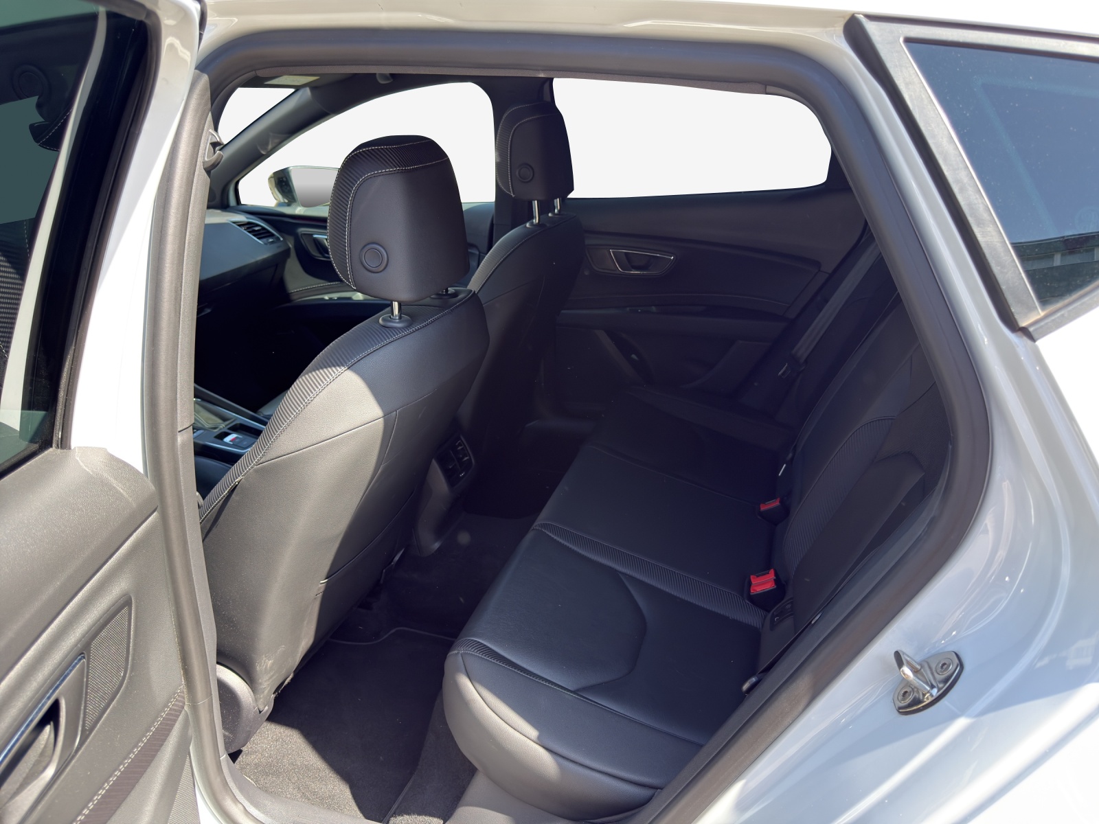 SEAT Leon 2.0 TSI Cupra 300 DSG-image-11