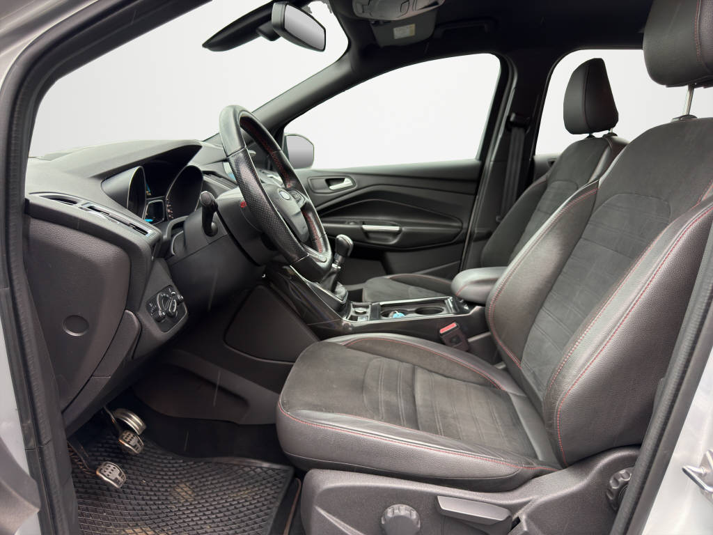FORD Kuga 2.0 TDCi 150 ST-Line-image-8