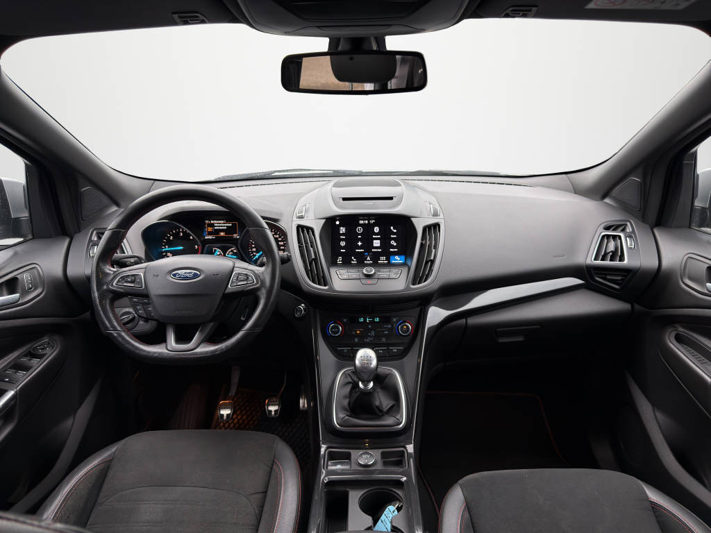FORD Kuga 2.0 TDCi 150 ST-Line-image-10
