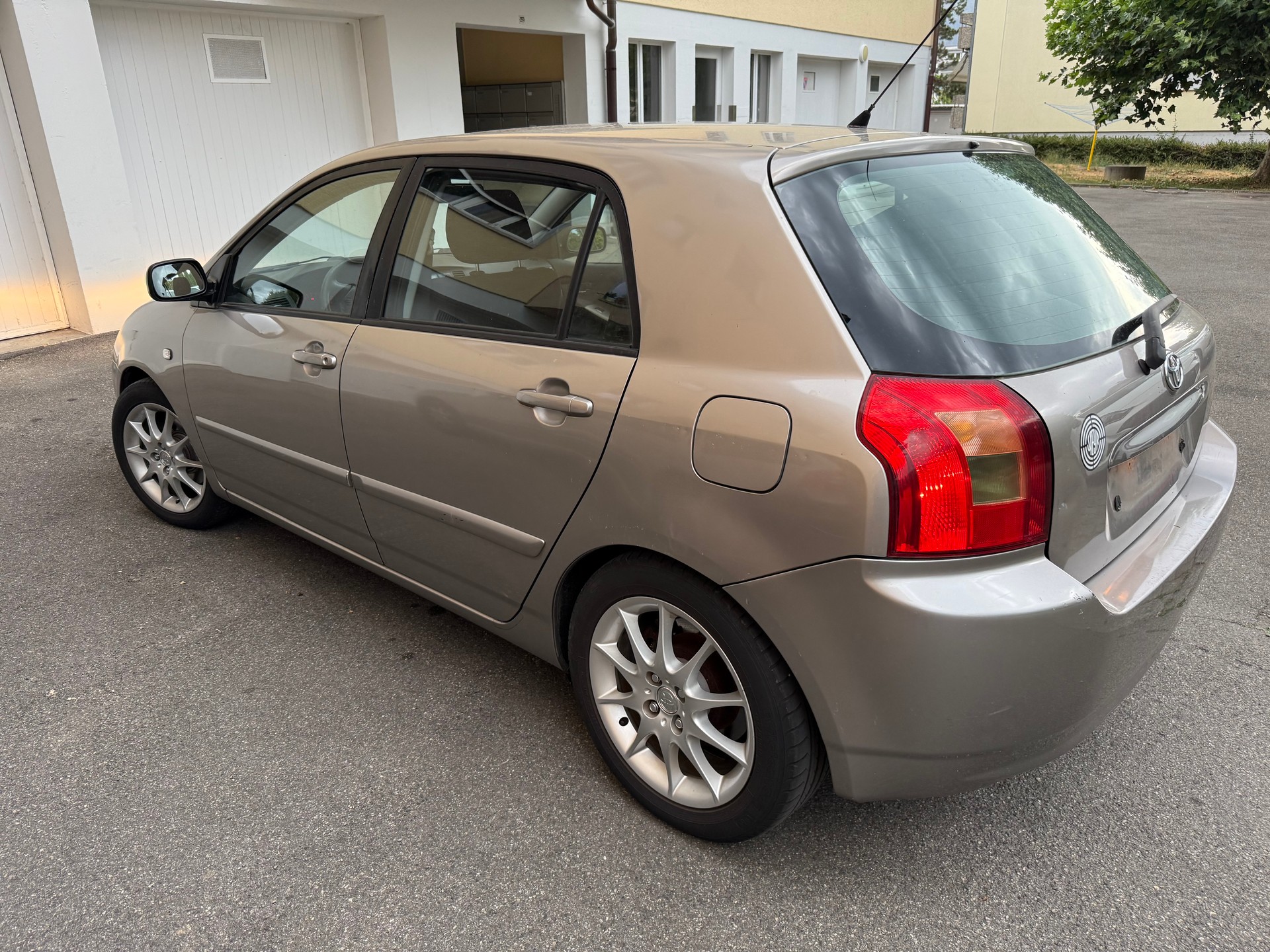 TOYOTA Corolla 1.8 TS-image-2