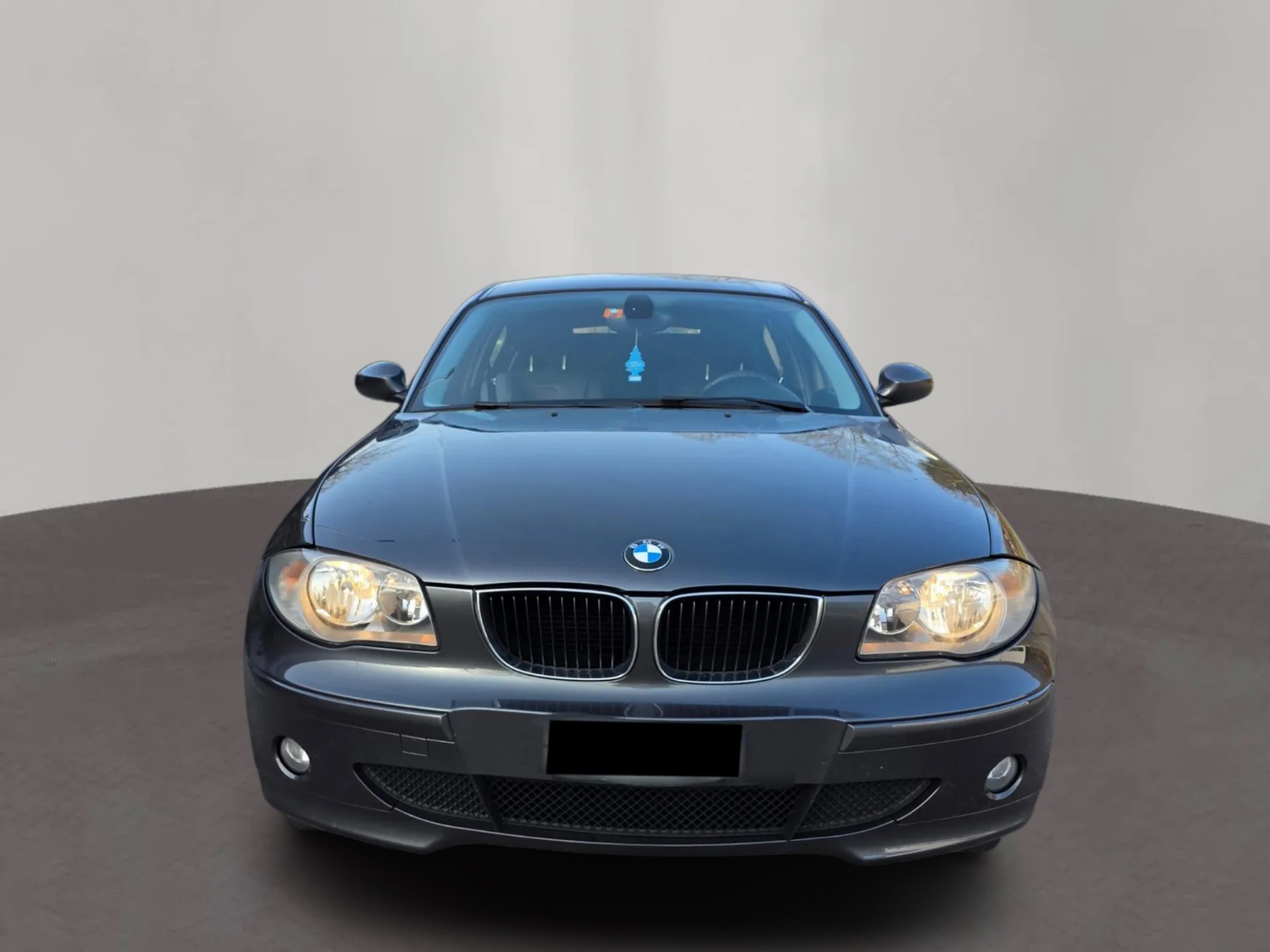 BMW 116i-image-2