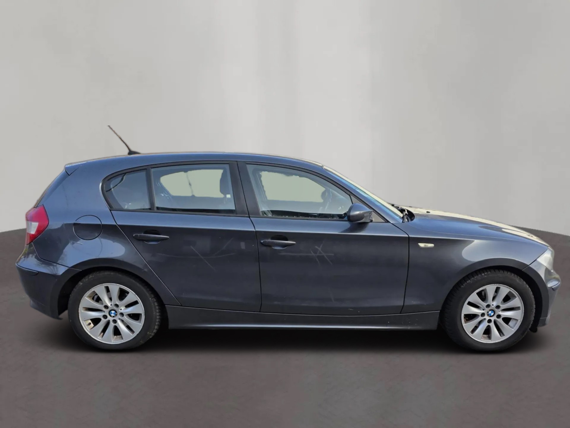 BMW 116i-image-3