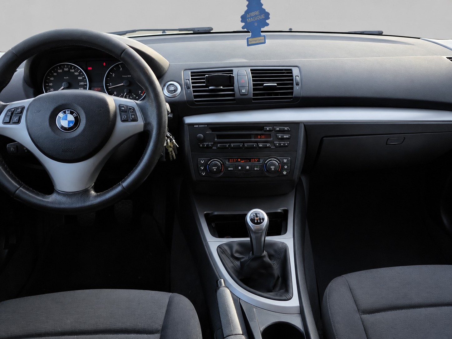BMW 116i-image-9