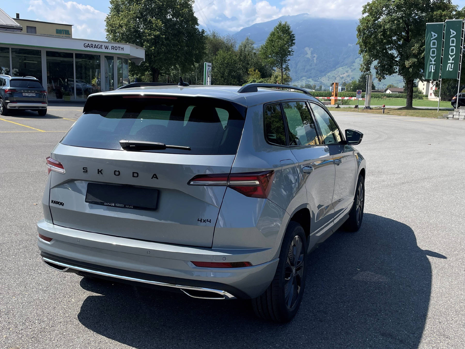 SKODA Karoq 2.0 TSI SportLine 4x4 DSG-image-4