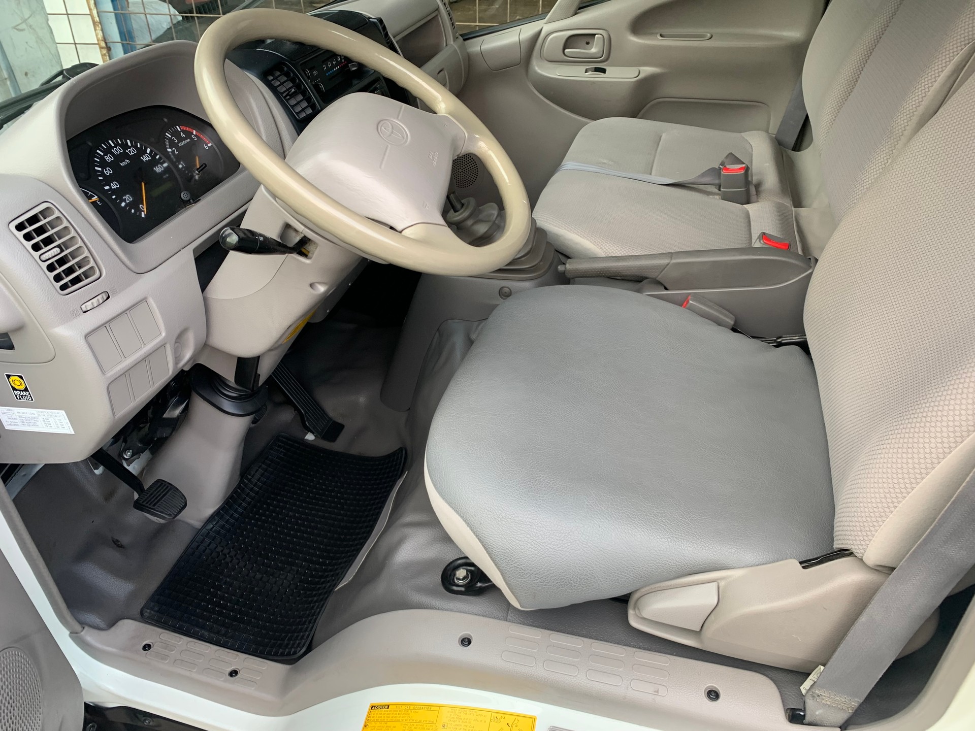 TOYOTA Dyna 100 SWB-image-6