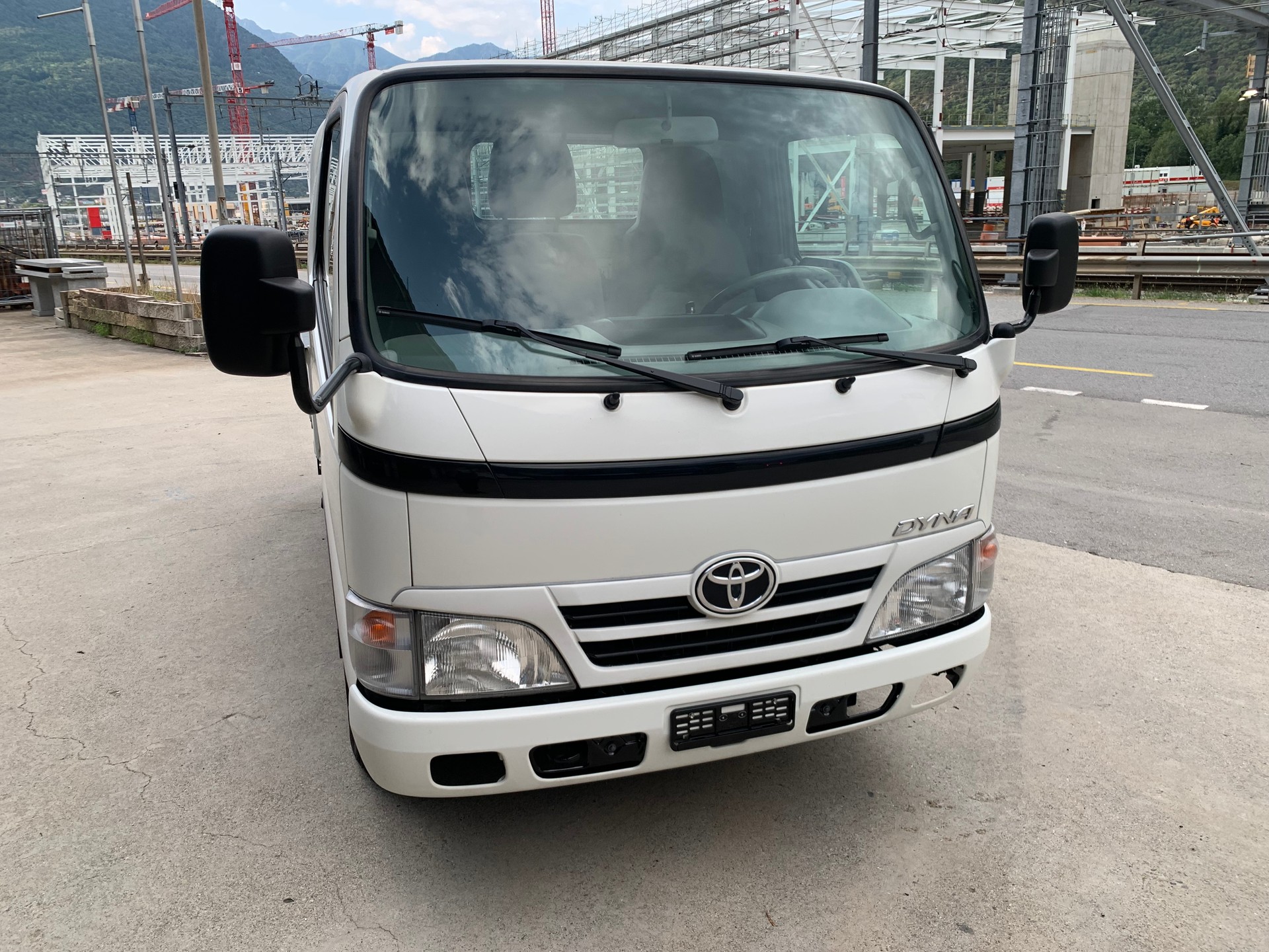 TOYOTA Dyna 100 SWB-image-4