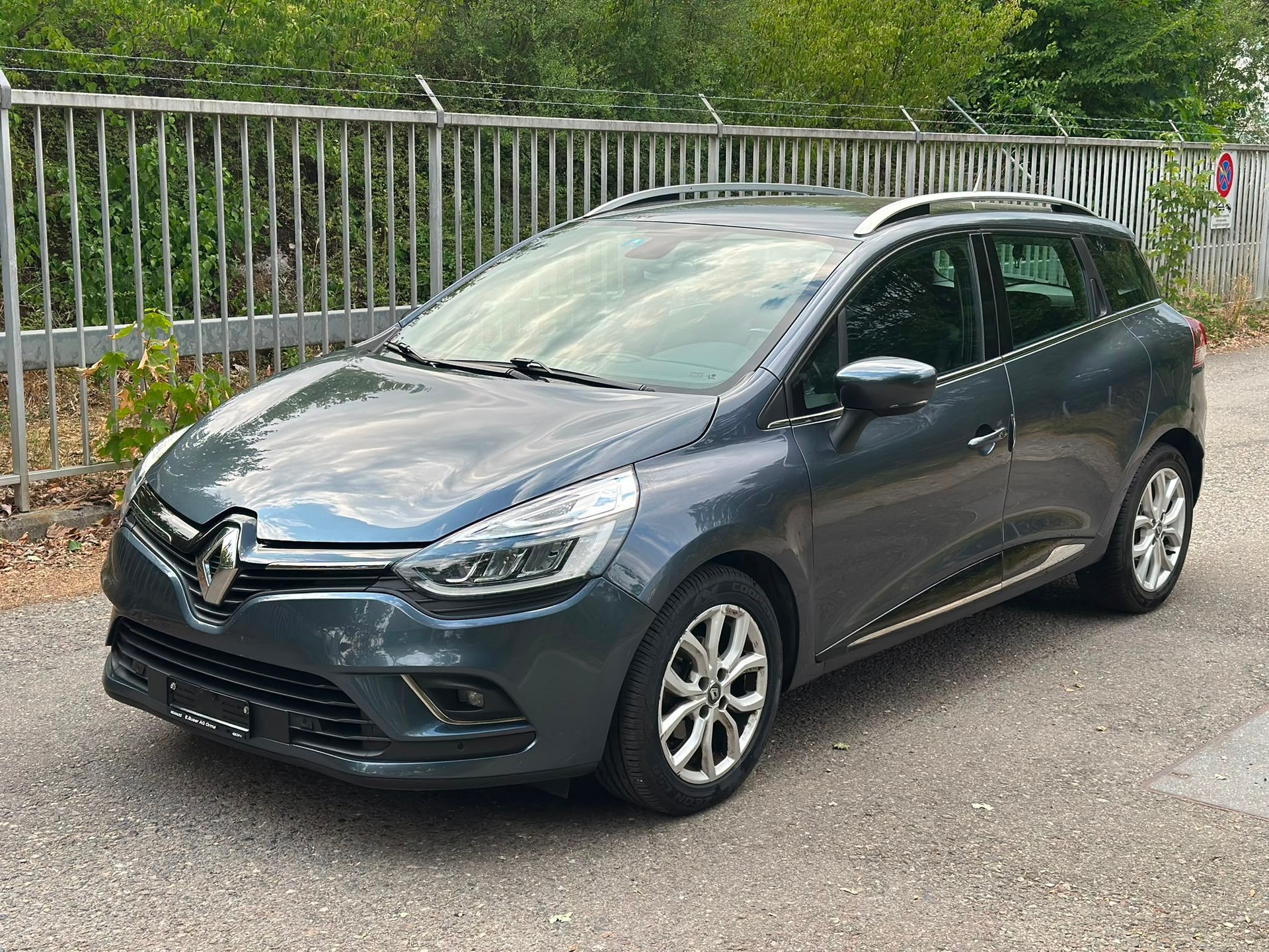 RENAULT Clio Grandtour 1.2 16V T 90th Anniversary EDC-image-0