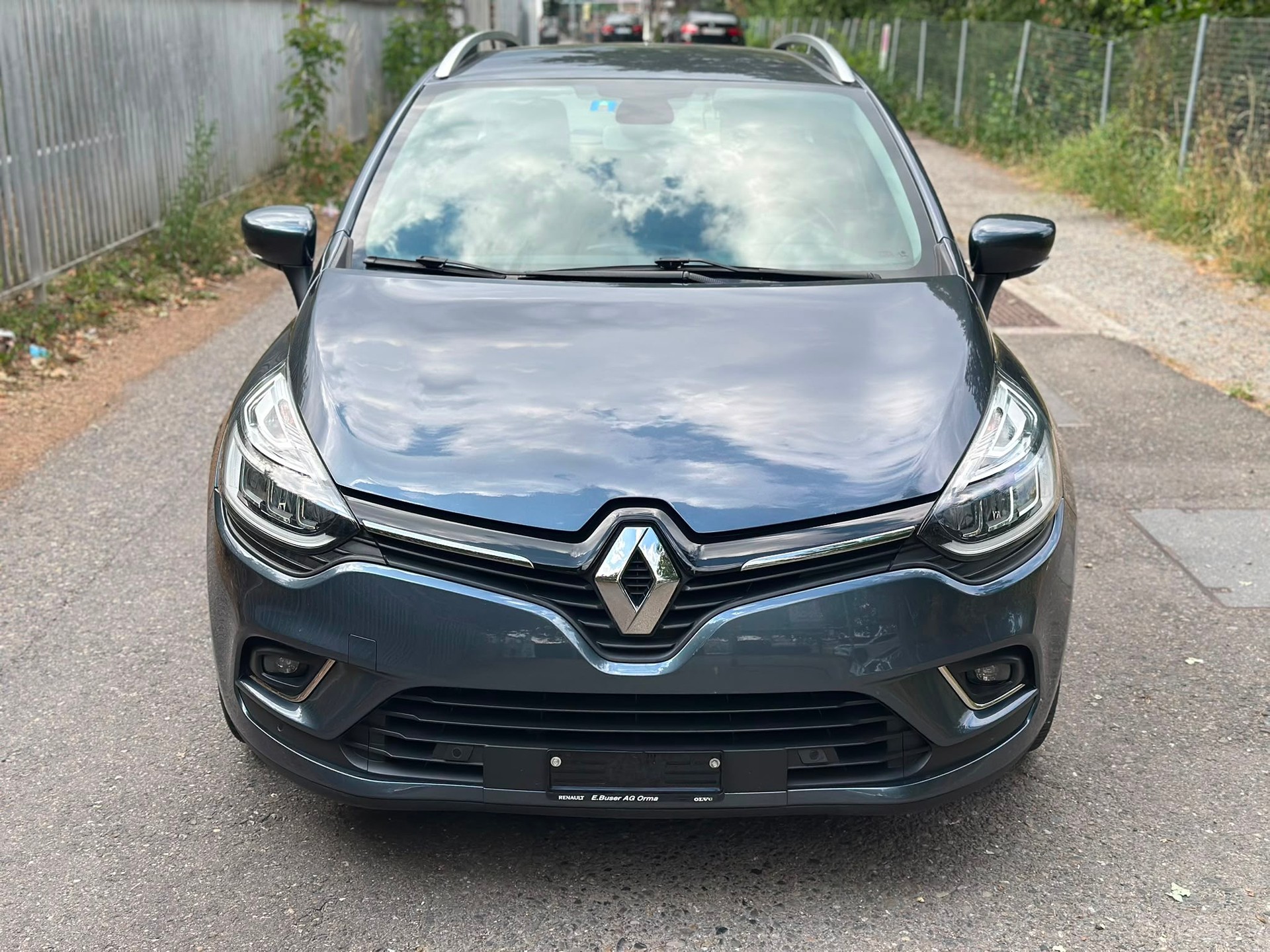 RENAULT Clio Grandtour 1.2 16V T 90th Anniversary EDC-image-2