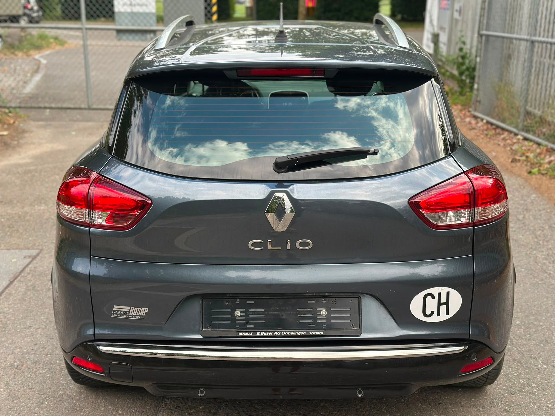 RENAULT Clio Grandtour 1.2 16V T 90th Anniversary EDC-image-3