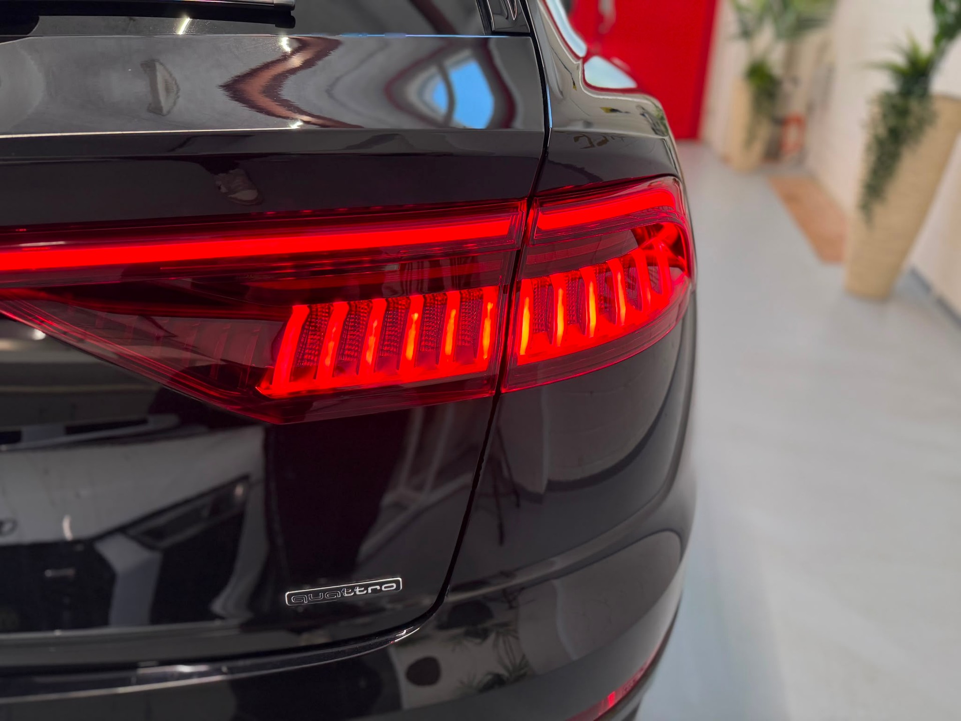 AUDI Q8 45 TDI Black Edition quattro tiptronic-image-16