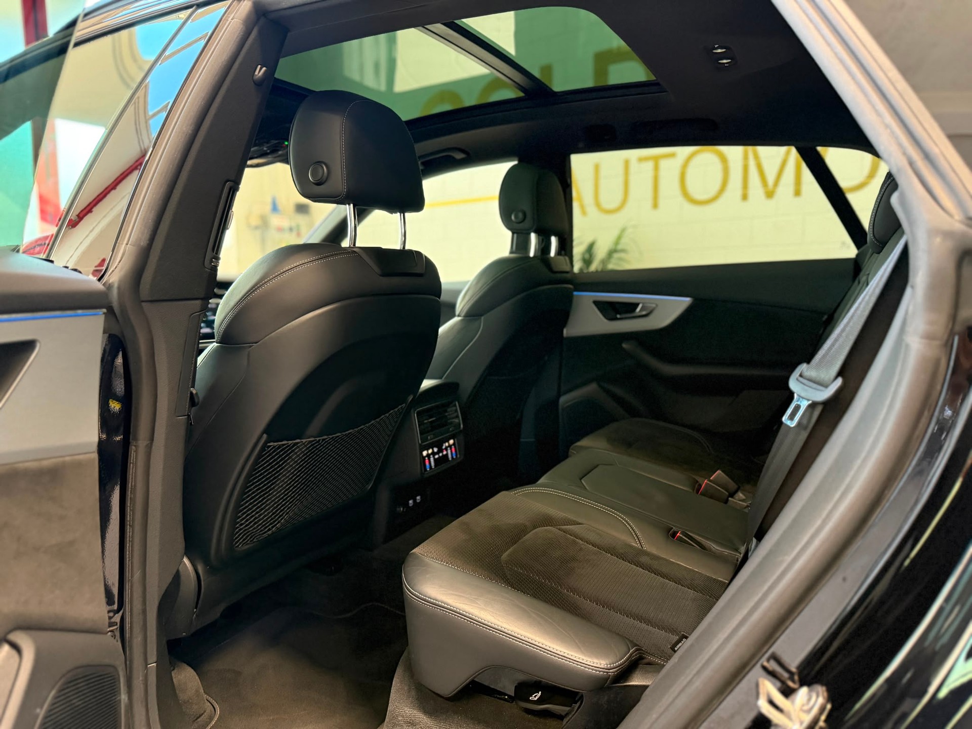 AUDI Q8 45 TDI Black Edition quattro tiptronic-image-12