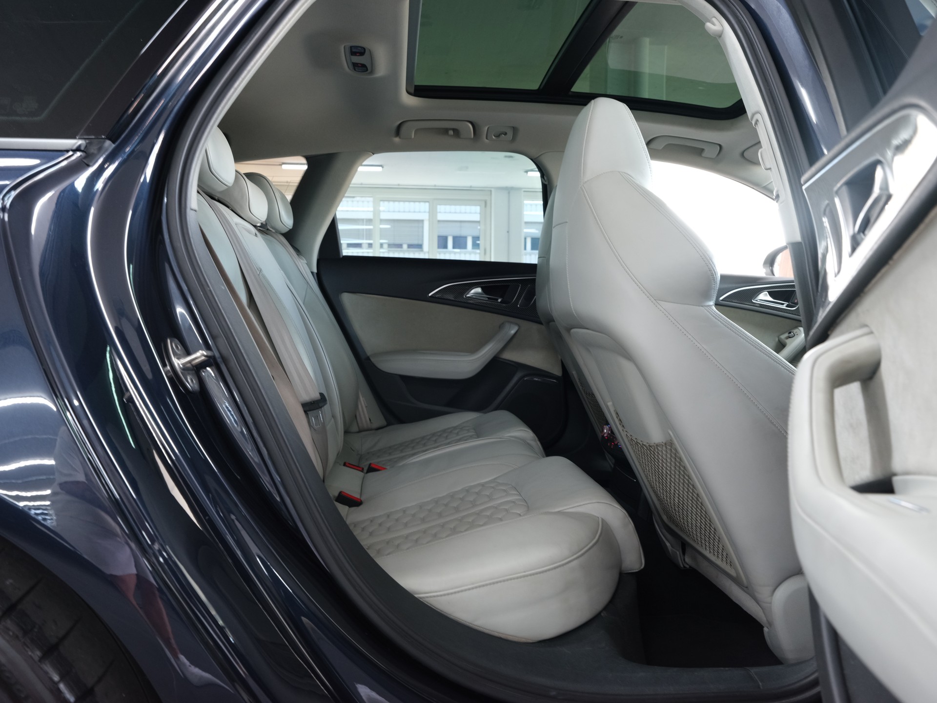 AUDI RS6 Avant 4.0 TFSI V8 performance quattro *Performance Abgassanlage* *Panorama* *Bose*-image-26