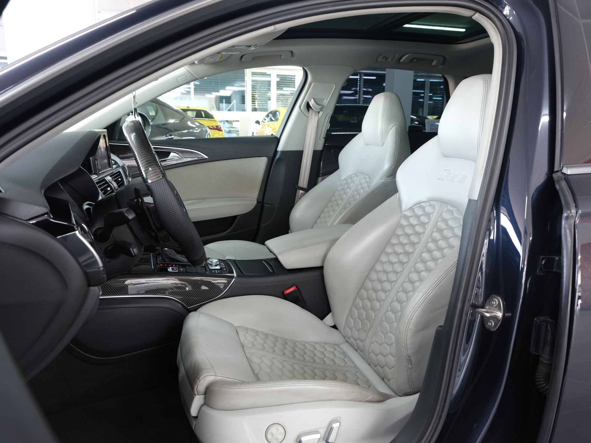 AUDI RS6 Avant 4.0 TFSI V8 performance quattro *Performance Abgassanlage* *Panorama* *Bose*-image-21