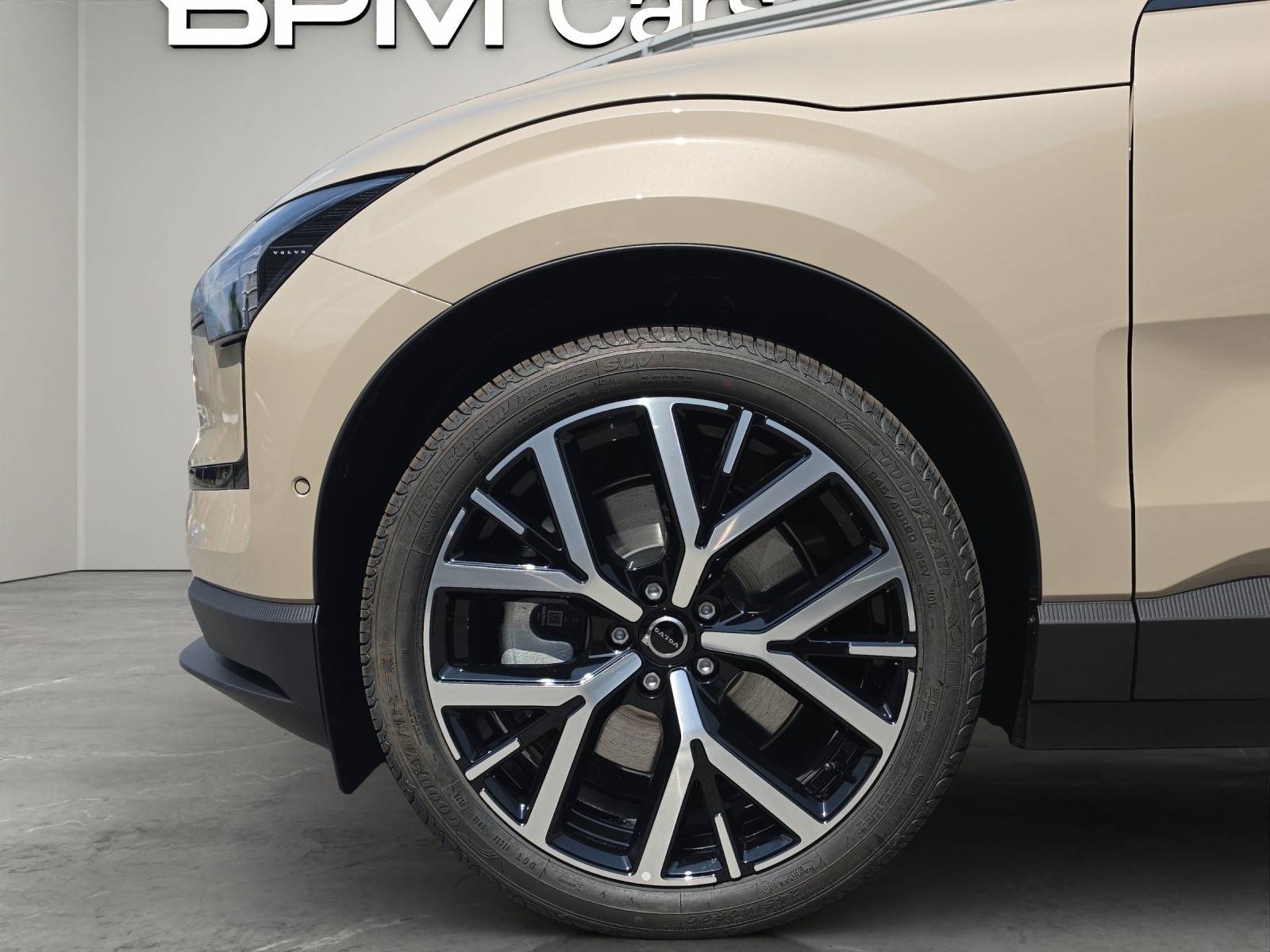 VOLVO EX30 P8 69 kWh AWD Ultra-image-7