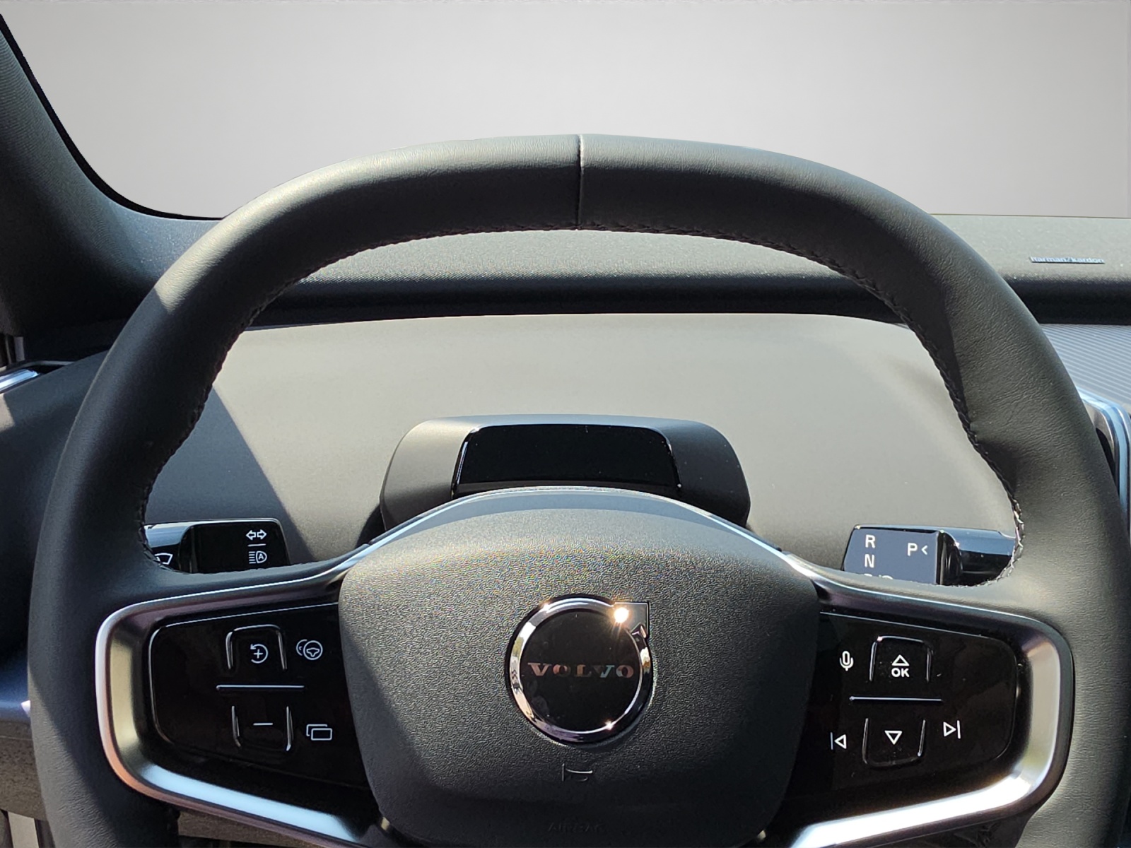 VOLVO EX30 P8 69 kWh AWD Ultra-image-11