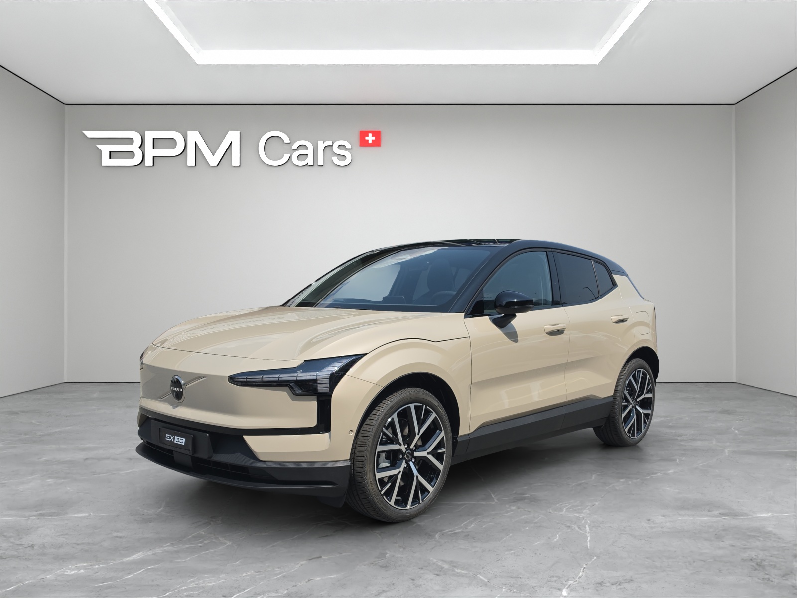 VOLVO EX30 P8 69 kWh AWD Ultra-image-0