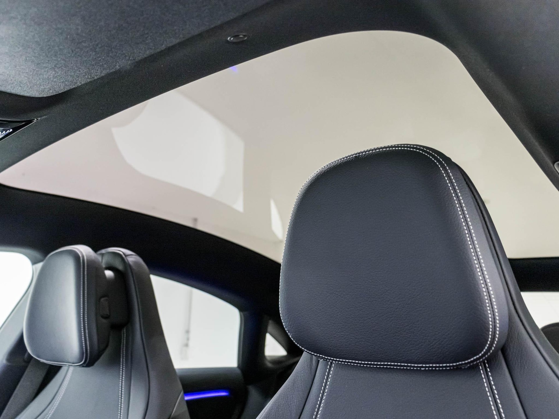 MERCEDES-BENZ CLA 350 4MATIC-image-9