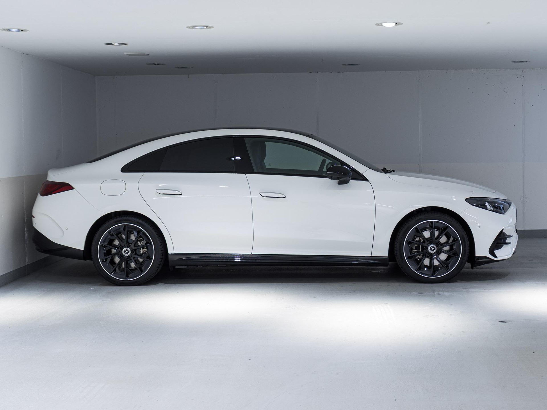 MERCEDES-BENZ CLA 350 4MATIC-image-2