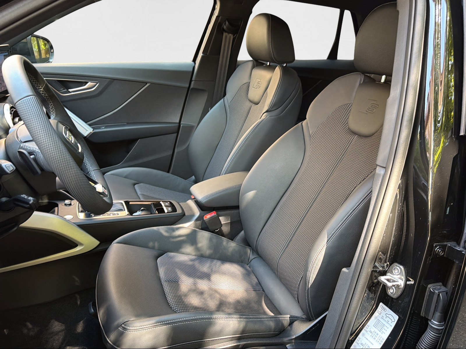 AUDI Q2 40 TFSI advanced Attraction quattro S-tronic-image-9