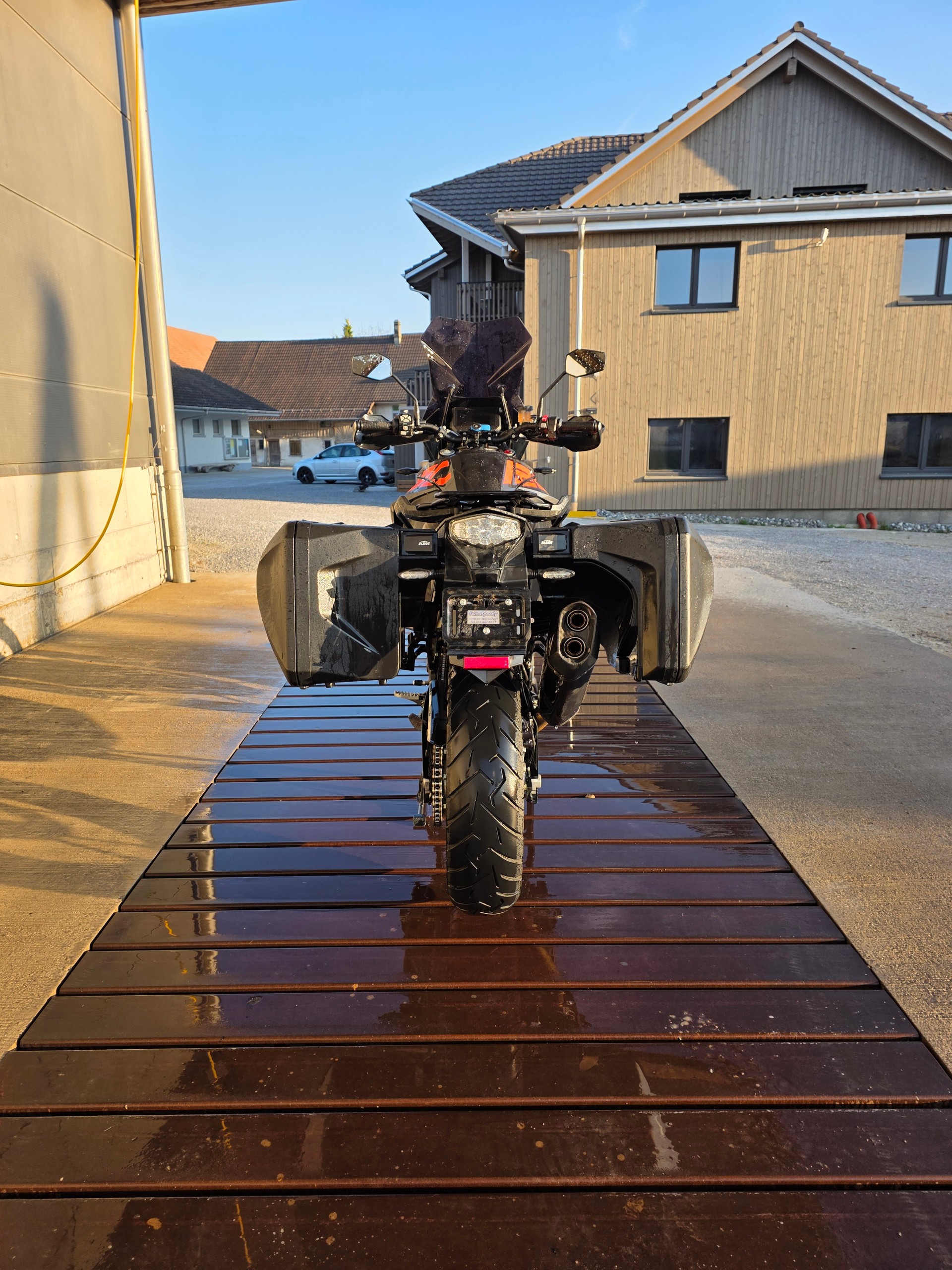 KTM 1290 Super Adventure S-image-3