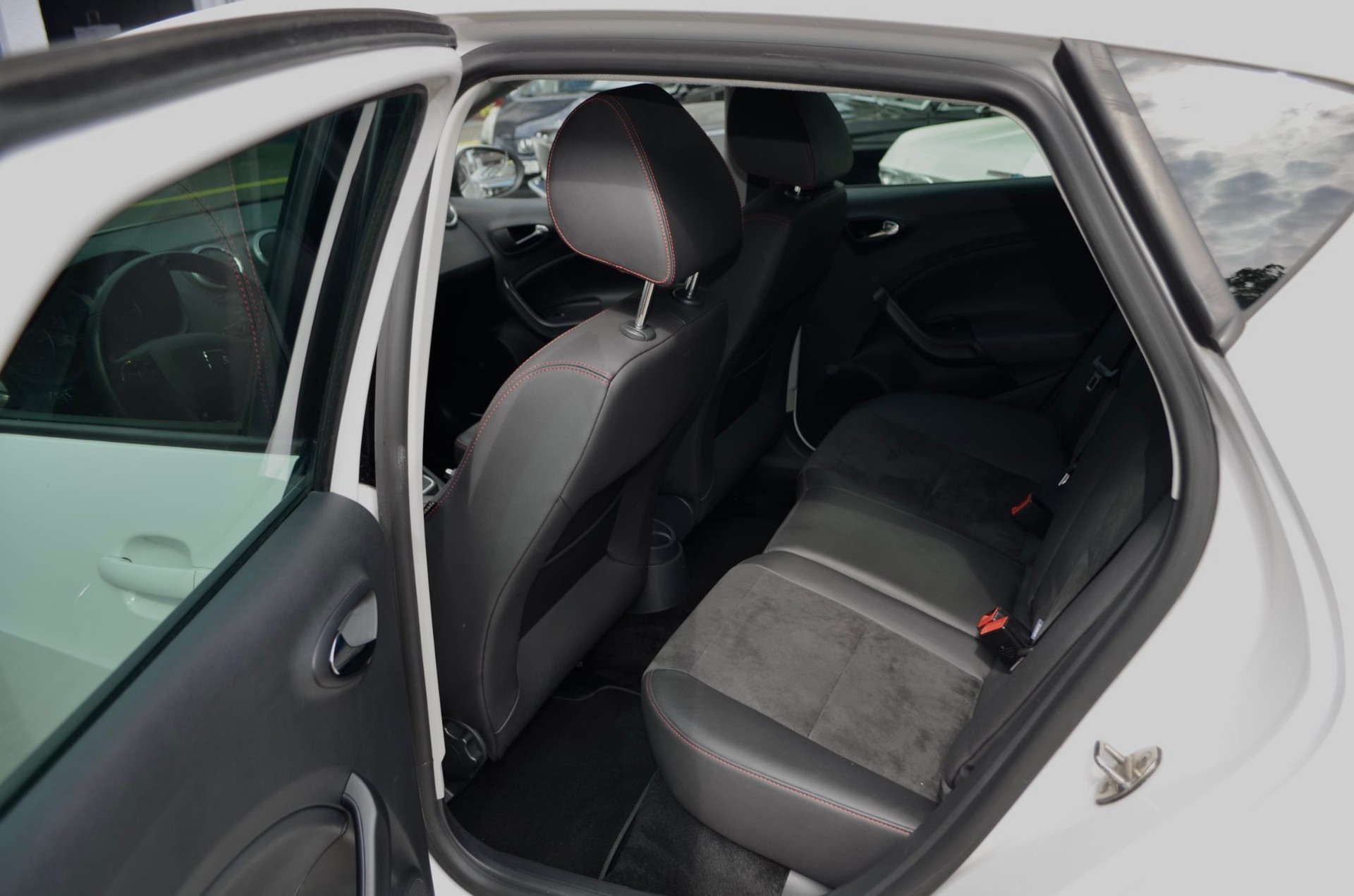 SEAT Ibiza 1.0 EcoTSI FR-image-8