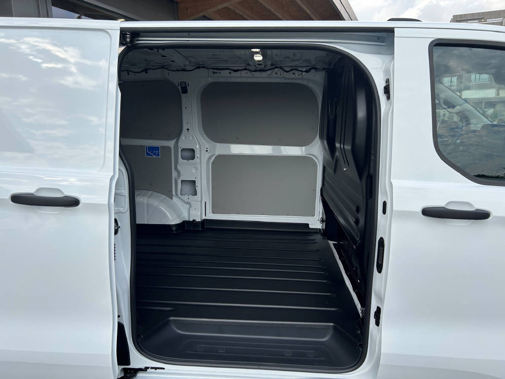 FORD Transit Custom Van 320 L1 2.5 Duratec 233 Trend PHEV-image-2